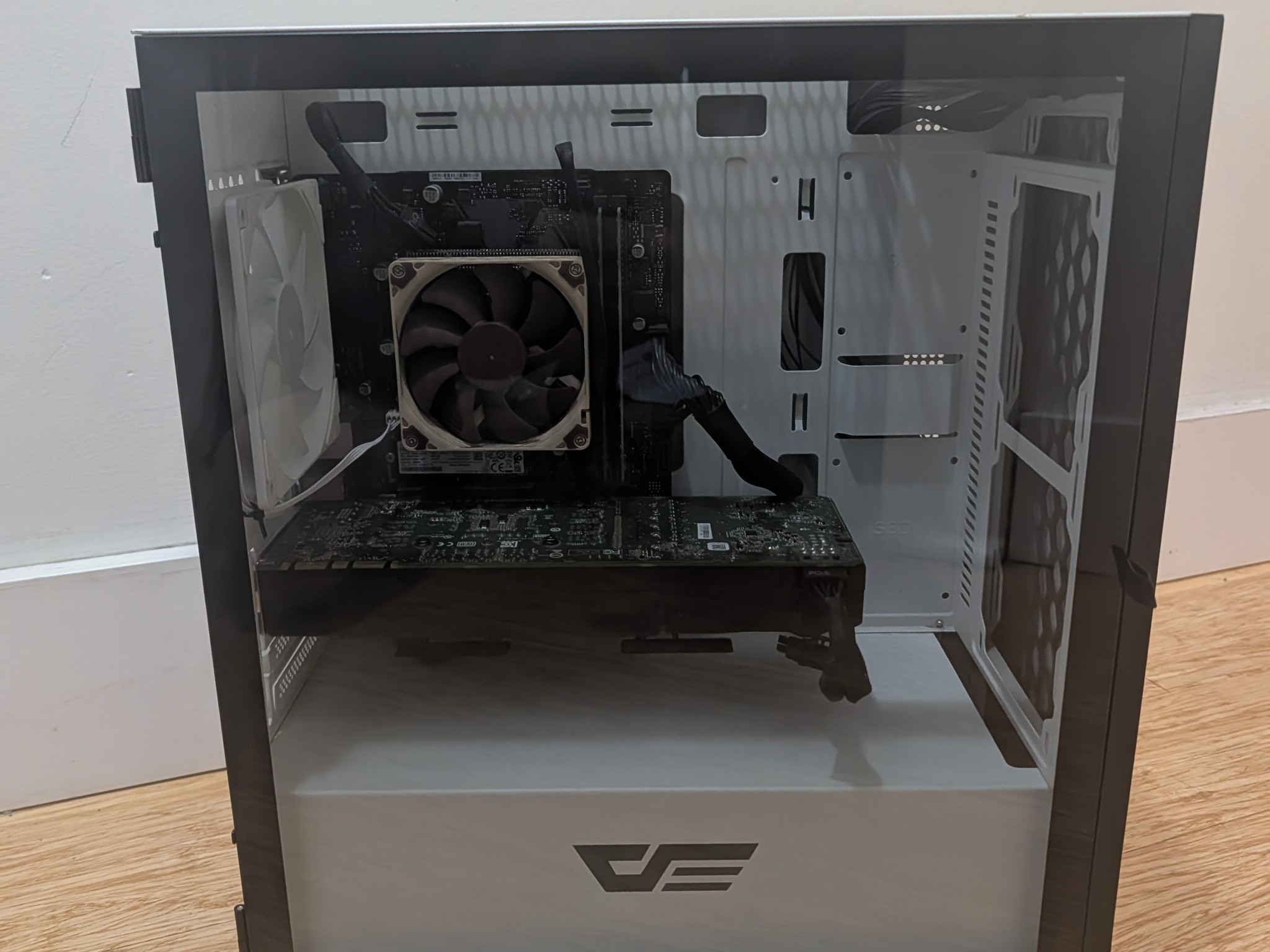 Custom White Gaming PC Build | I7 8700 | GTX 1070 | 16GB | 256GB |