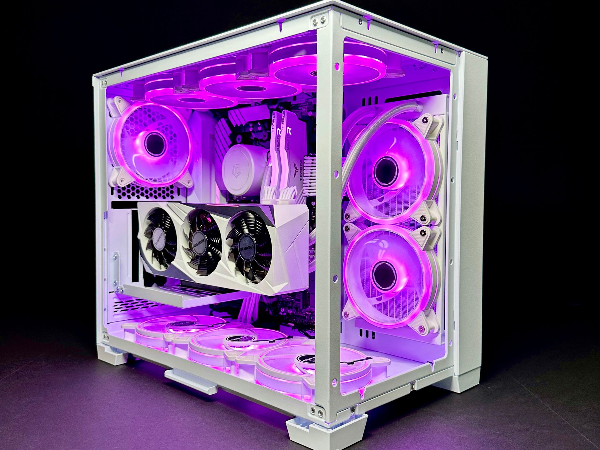 Snowball (RTX 3070 | Ryzen 7 3700x | 16gb RAM)