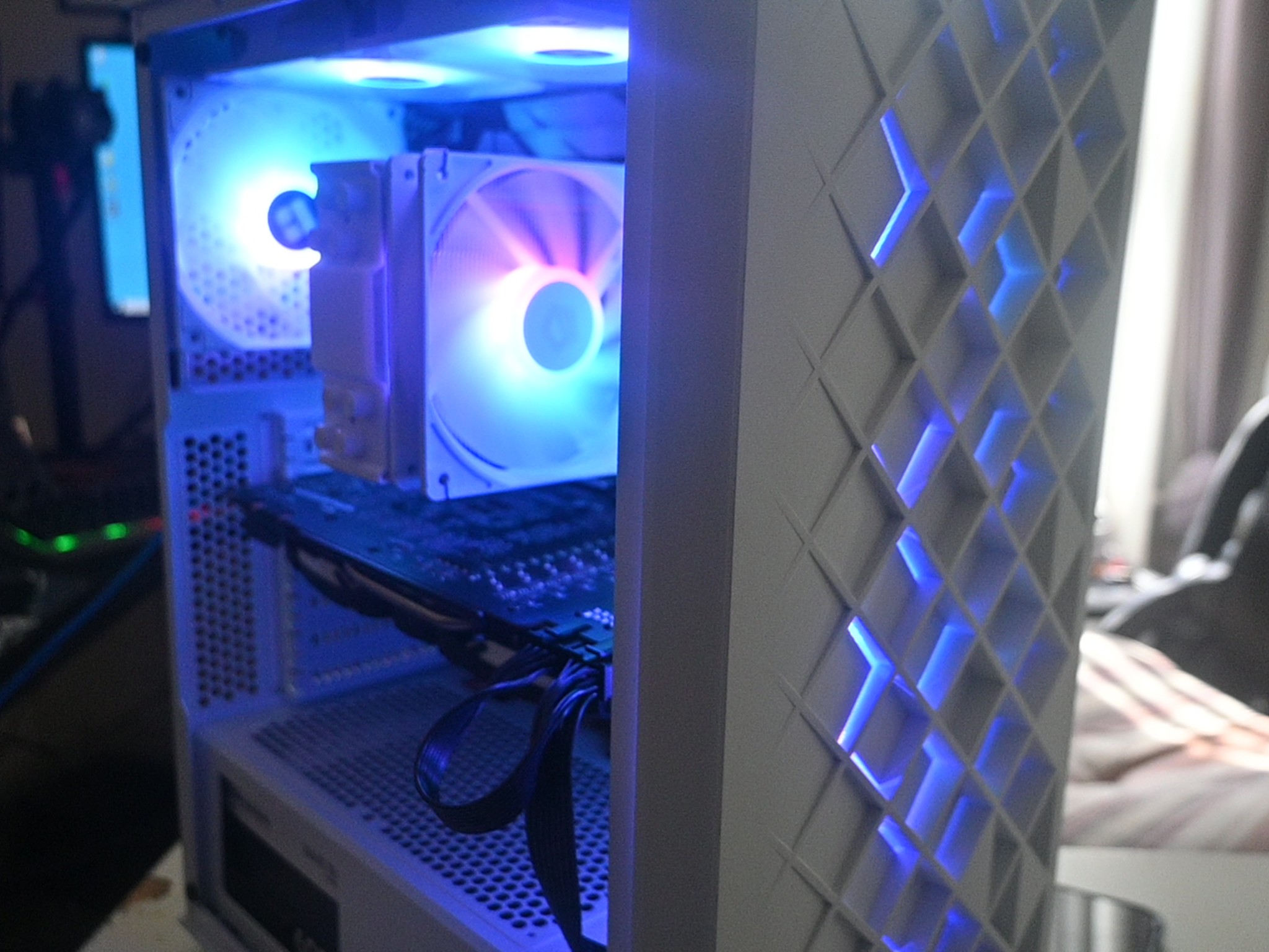 [White Class] Am4 Gaming Pc (Ryzen 5 3600 , Msi Gtx 1080ti 11gb