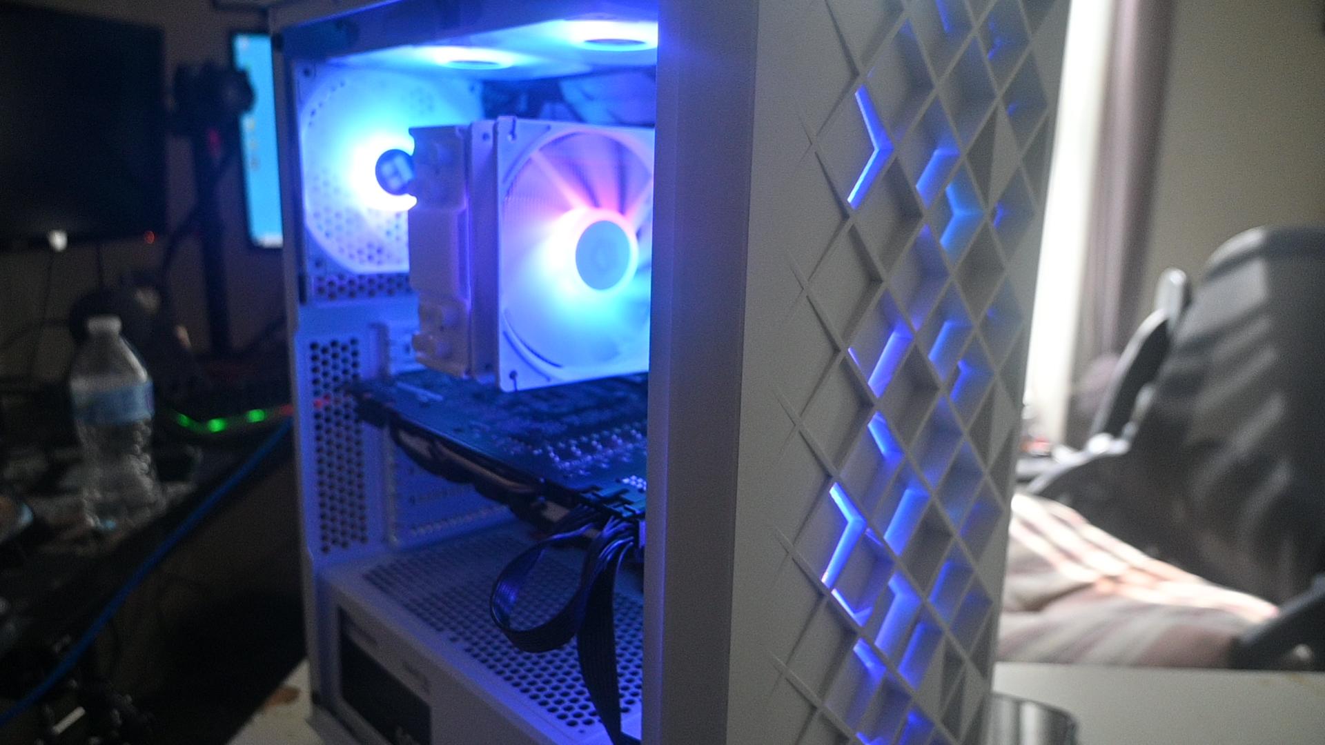 [White Class] Am4 Gaming Pc (Ryzen 5 3600 , Msi Gtx 1080ti 11gb