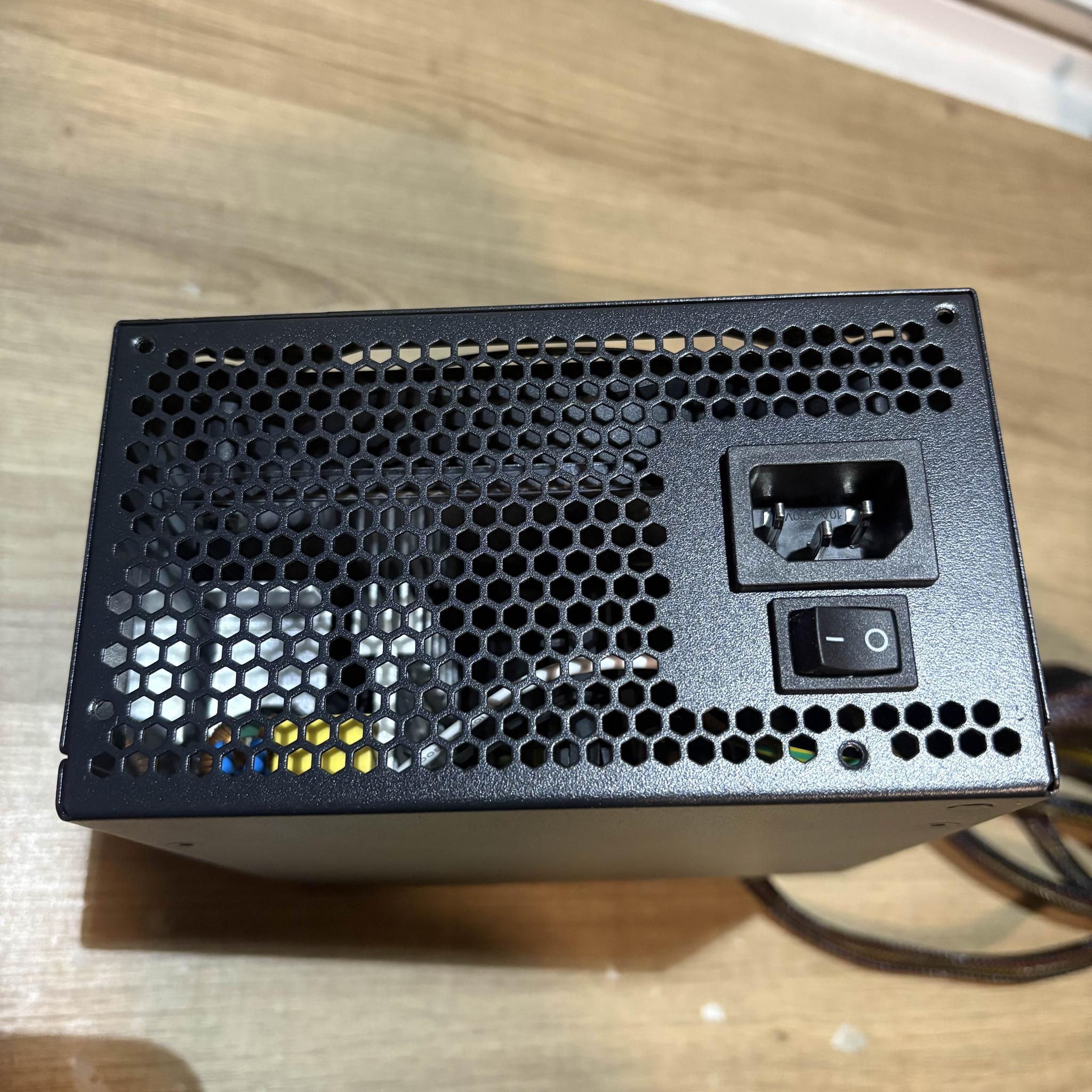 Apevia Jupiter Power 800W Bronze Non-Modular