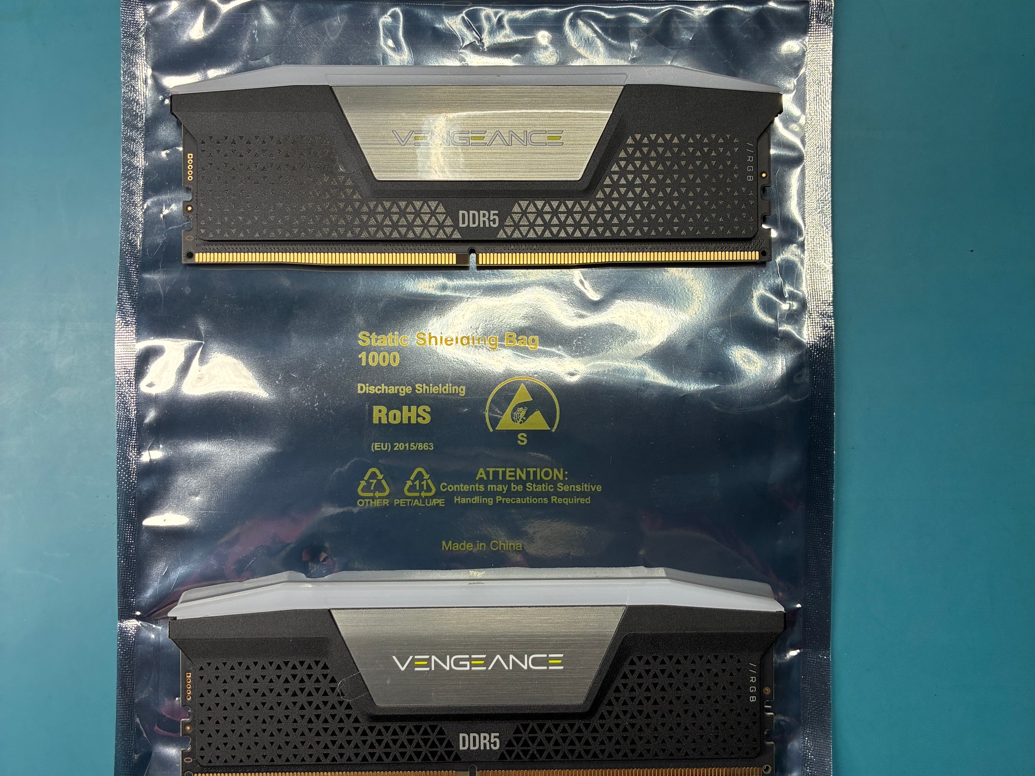 Corsair Vengeance RGB DDR5 RAM 32GB kit (Memory)