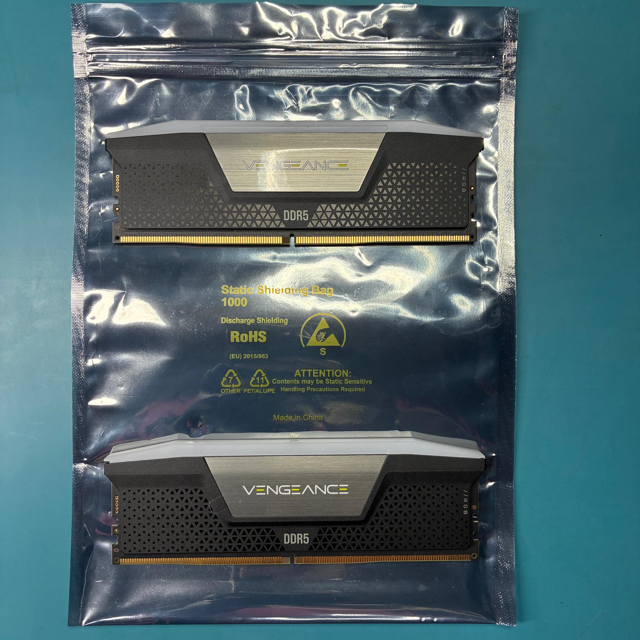 Corsair Vengeance RGB DDR5 RAM 32GB kit (Memory)