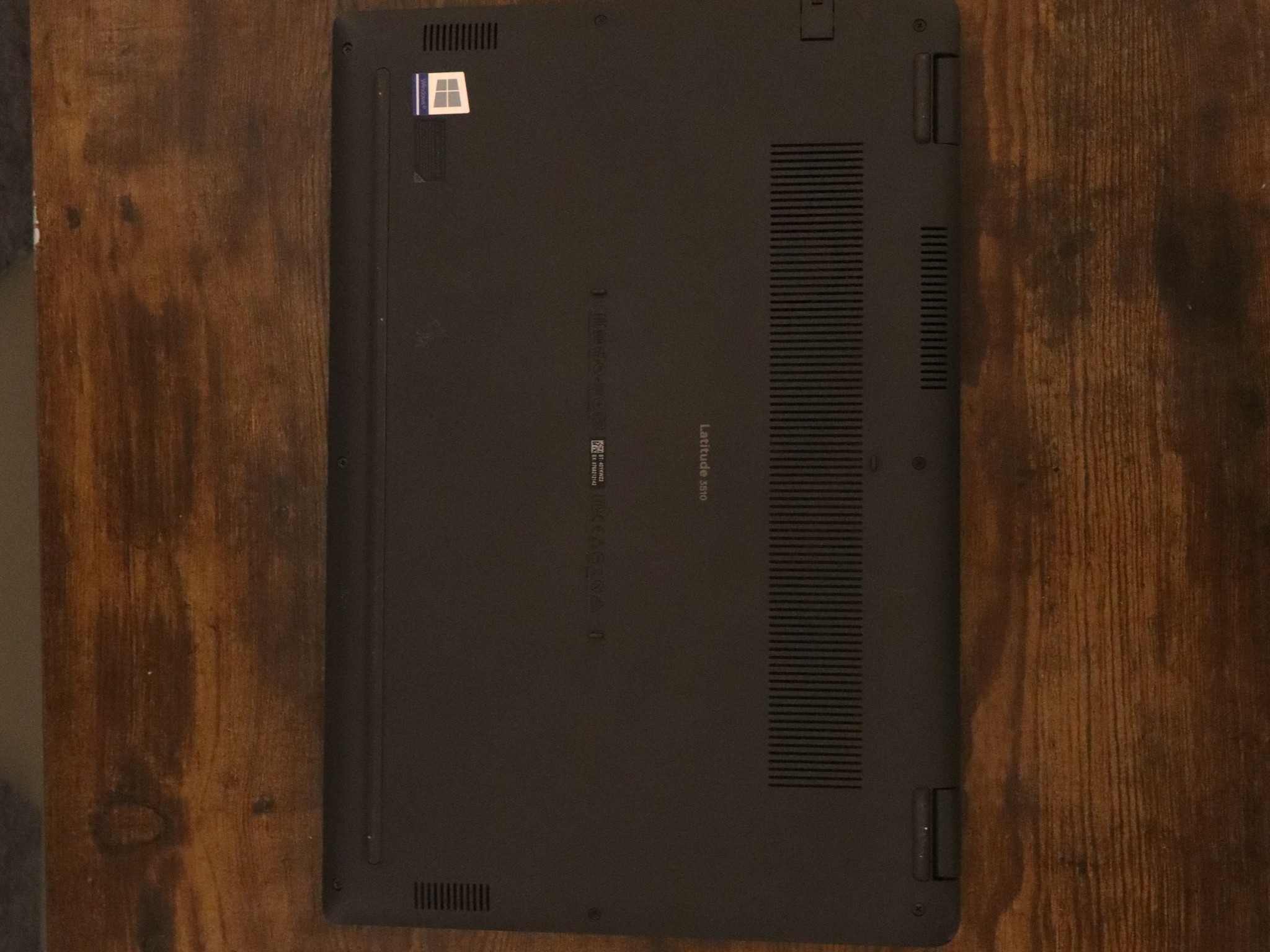 Dell Latitude 3510 i5 10th gen 256Gb webcam  windows 11 & Charger