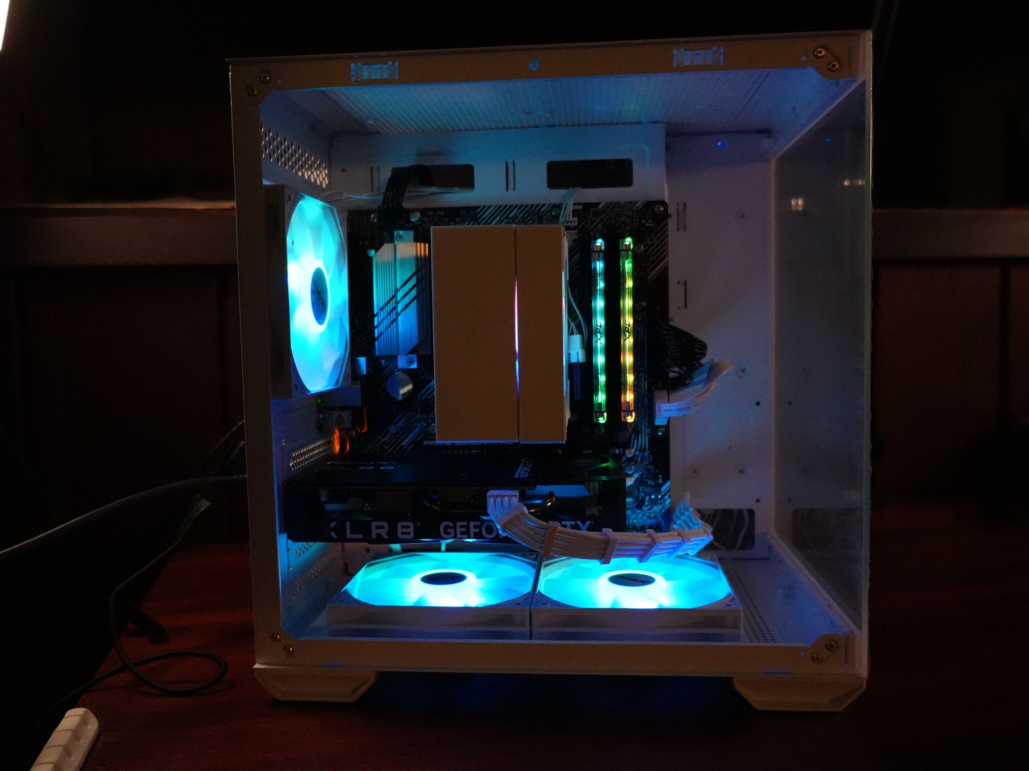 Hydrageddon | RYZEN 7 5700 | RTX 4060 | 16GB DDR4 | 500GB M.2 | WINDOWS 11 + WIFI & BT