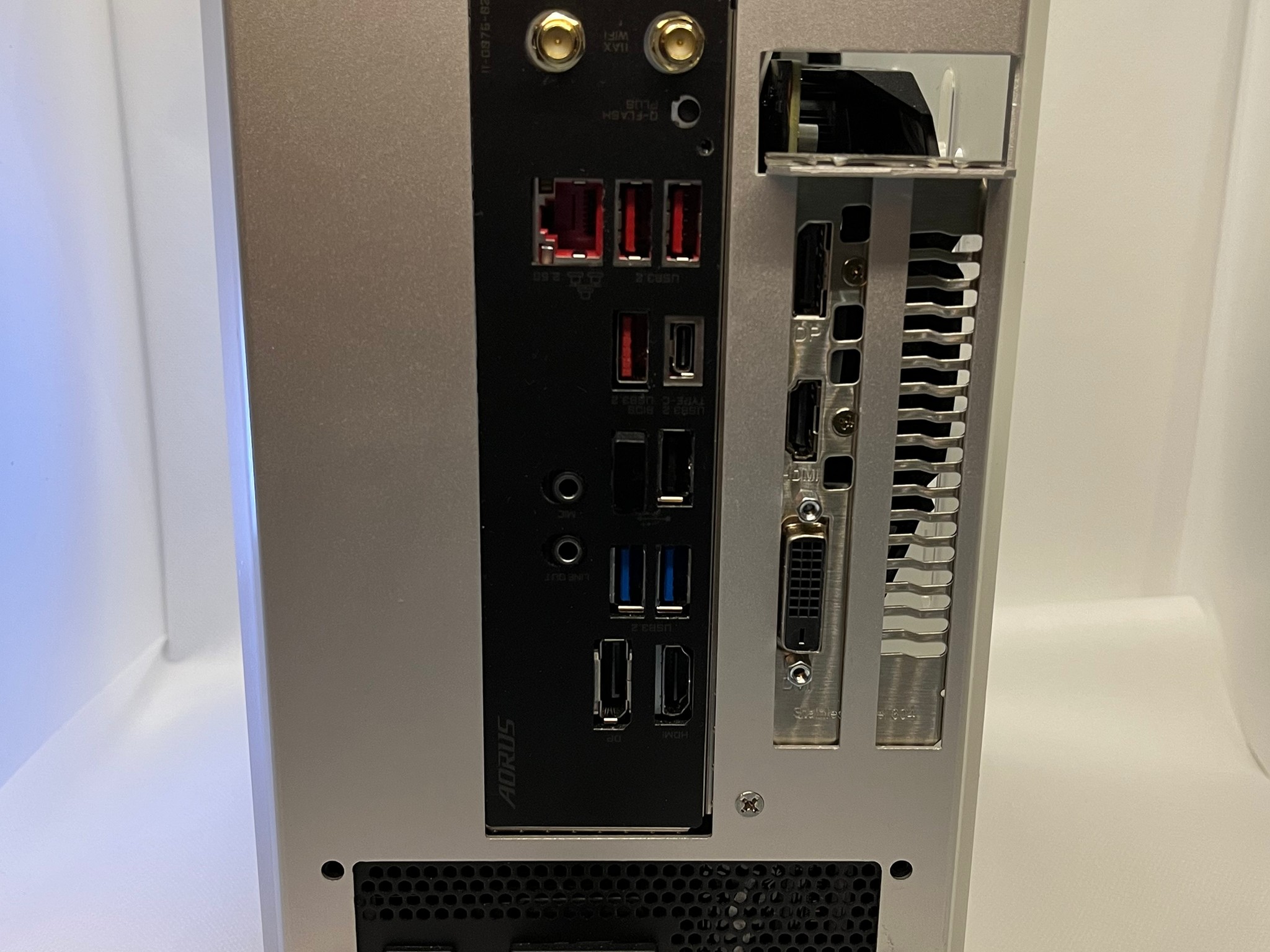 Mini ITX gaming desktop