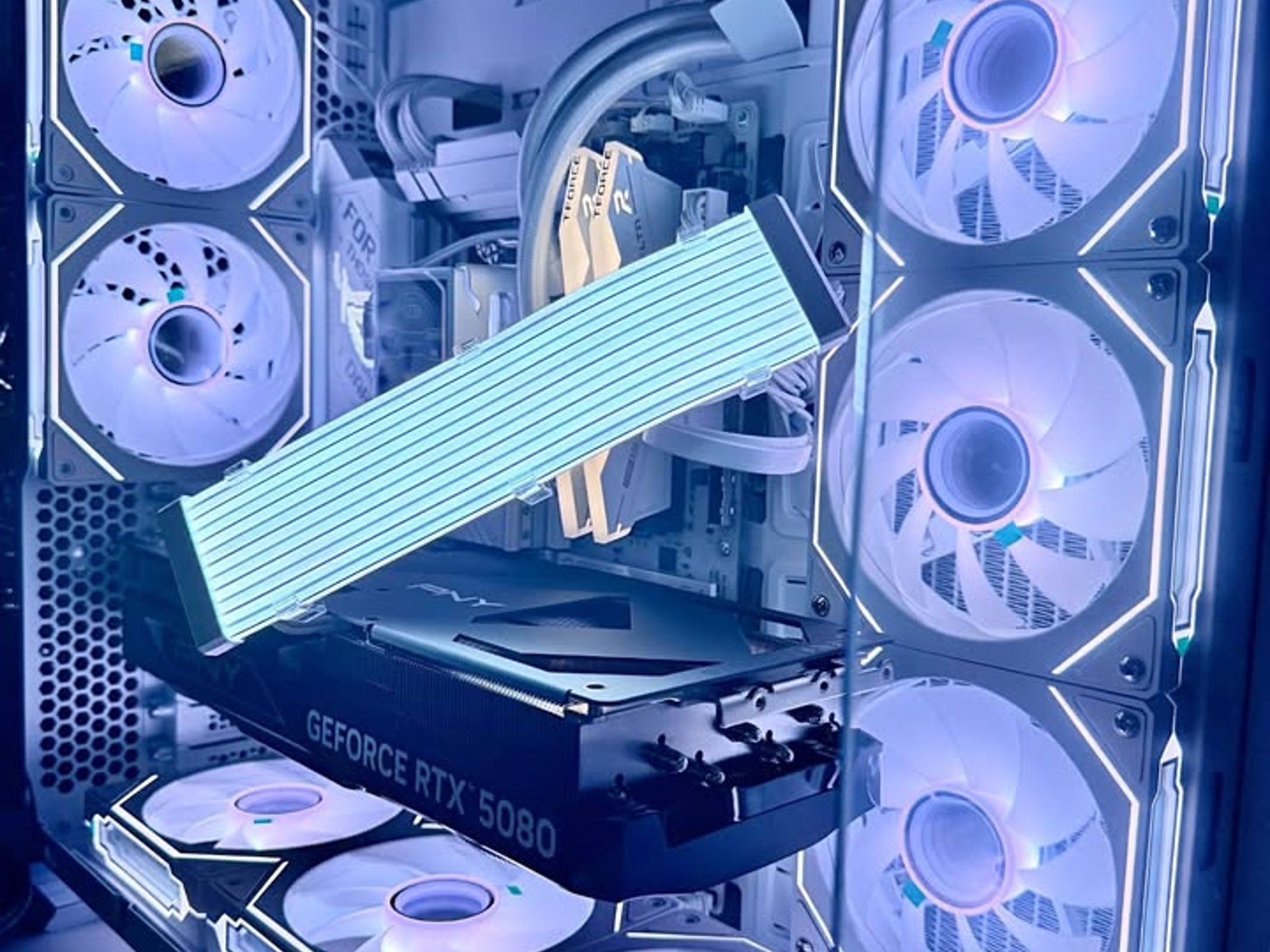 ❄️ Snow Vision- 9800X3D | RTX 5080 |32GB DDR5 | Windows 11 Pro