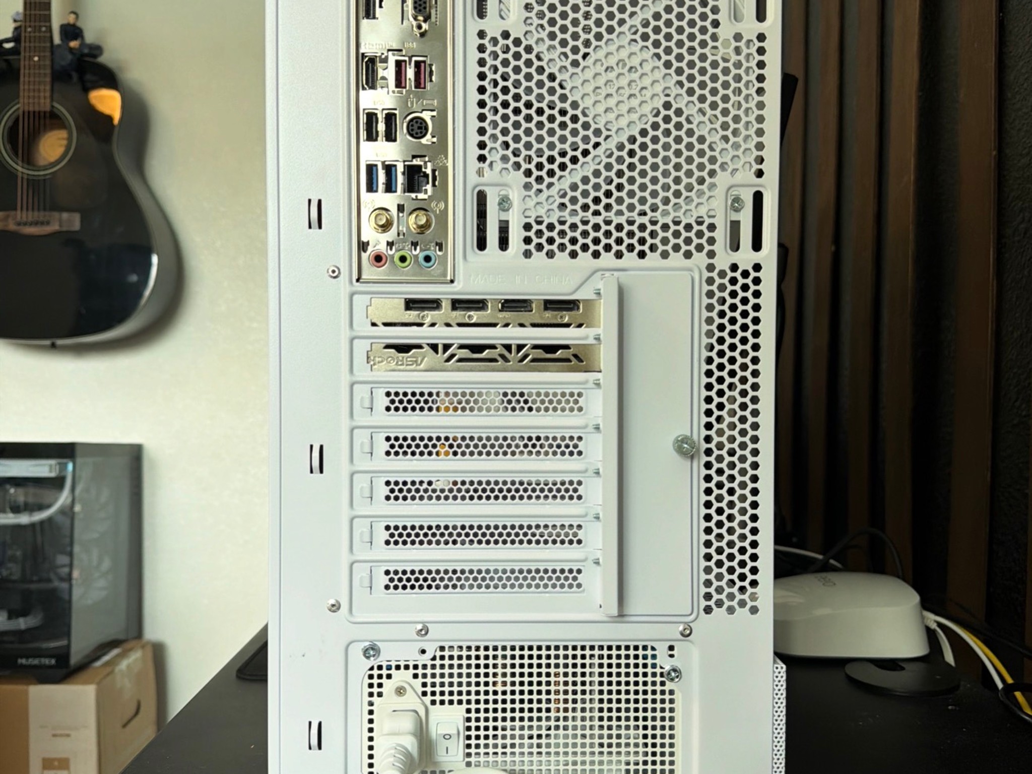 RX 6600xt, Ryzen 5500 White Gaming PC