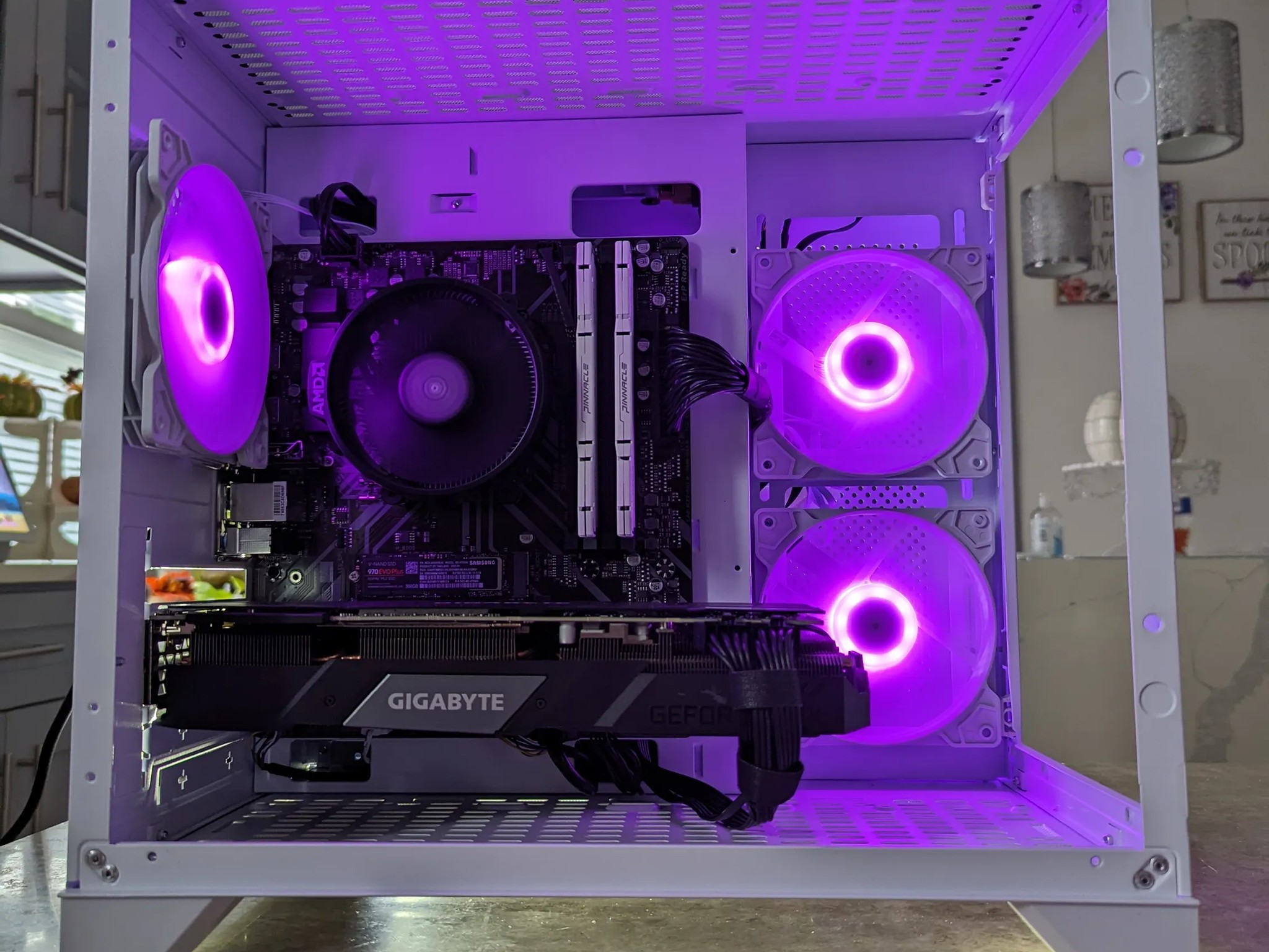 RTX 2070 Super, Ryzen 5 5600x Mid Level RGB Gaming PC (WHITE