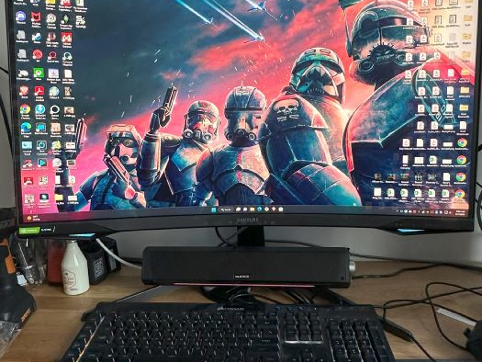 Odyssey G7 32" WQHD 240Hz 1ms G-Sync Compatible HDR600 QLED Curved Gaming Monitor