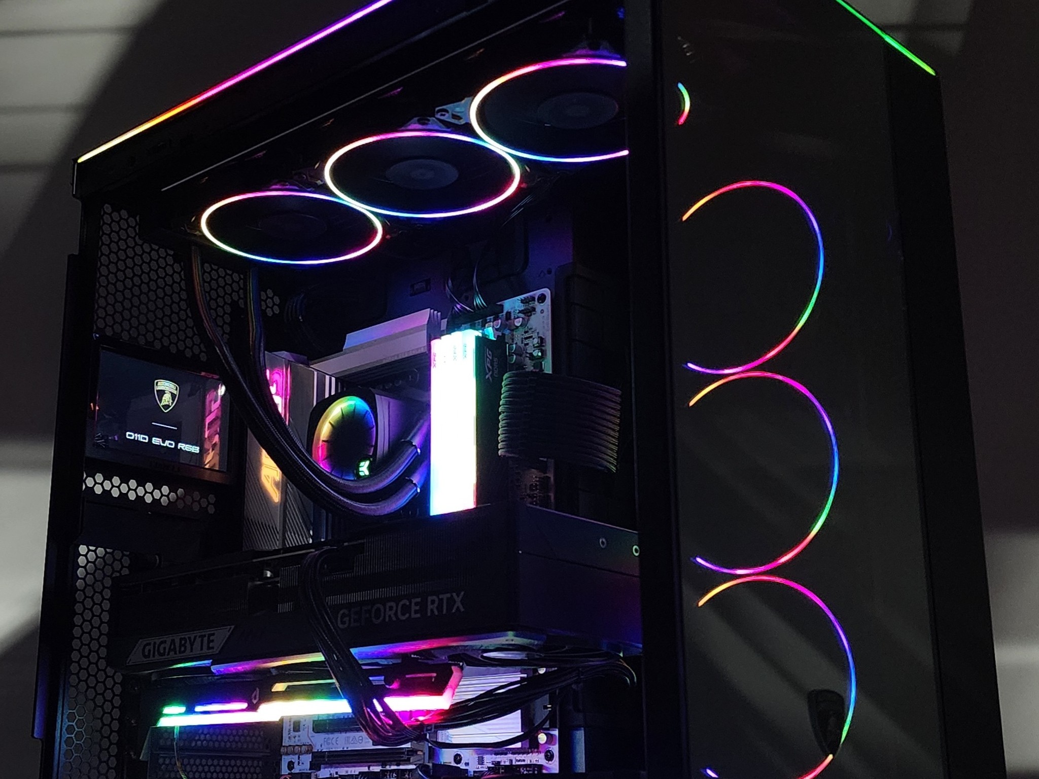 Gaming PC Ryzen 7 9800X3D 64GB RAM 4TB SSD RTX 5090 32GB Windows 11 Computer