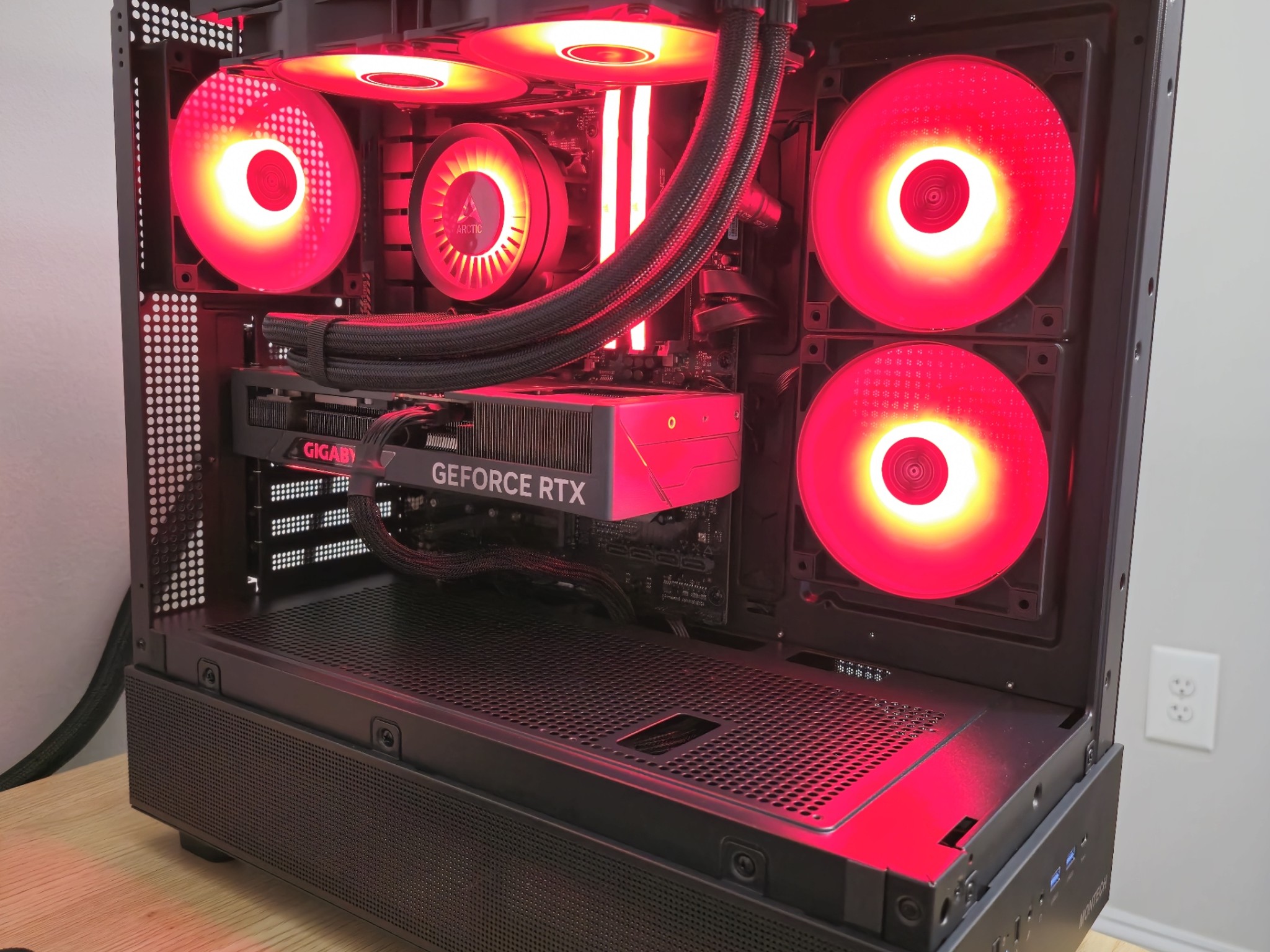 ⬛Onyx⬛ RTX 4070 Super ⬛ Ryzen 7 7700X ⬛ 32GB DDR5-6000 ⬛ 2 TB SSD