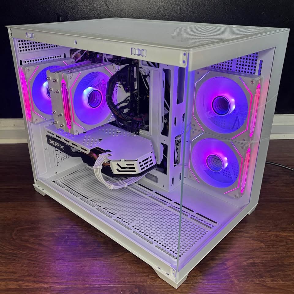 White Gaming PC (RX 580 8GB + Intel Core I7-7700 + 16GB DDR4 + SSD + HDD)