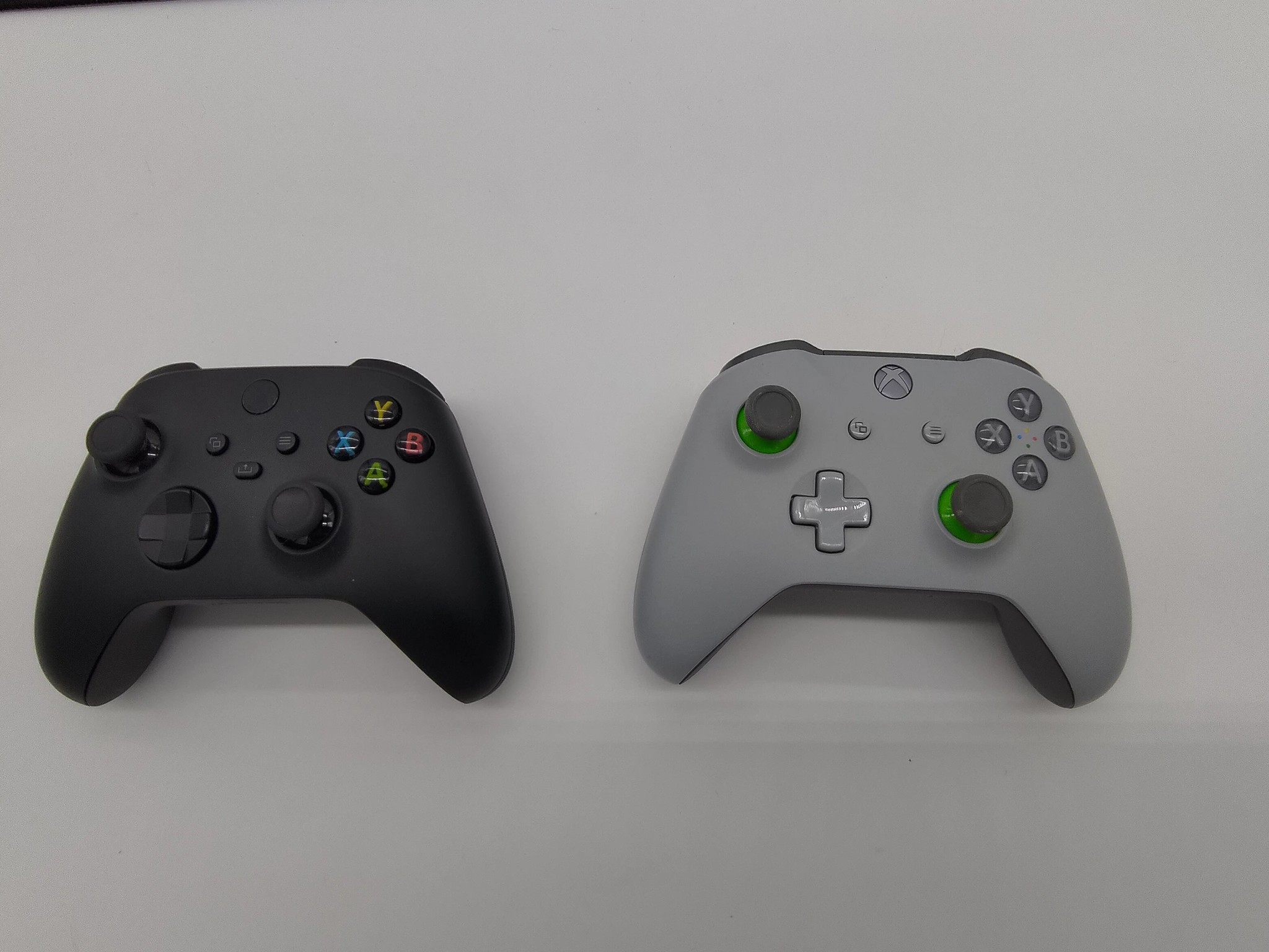 3 Xbox Controllers (Incl. 20th Anniversary Controller)