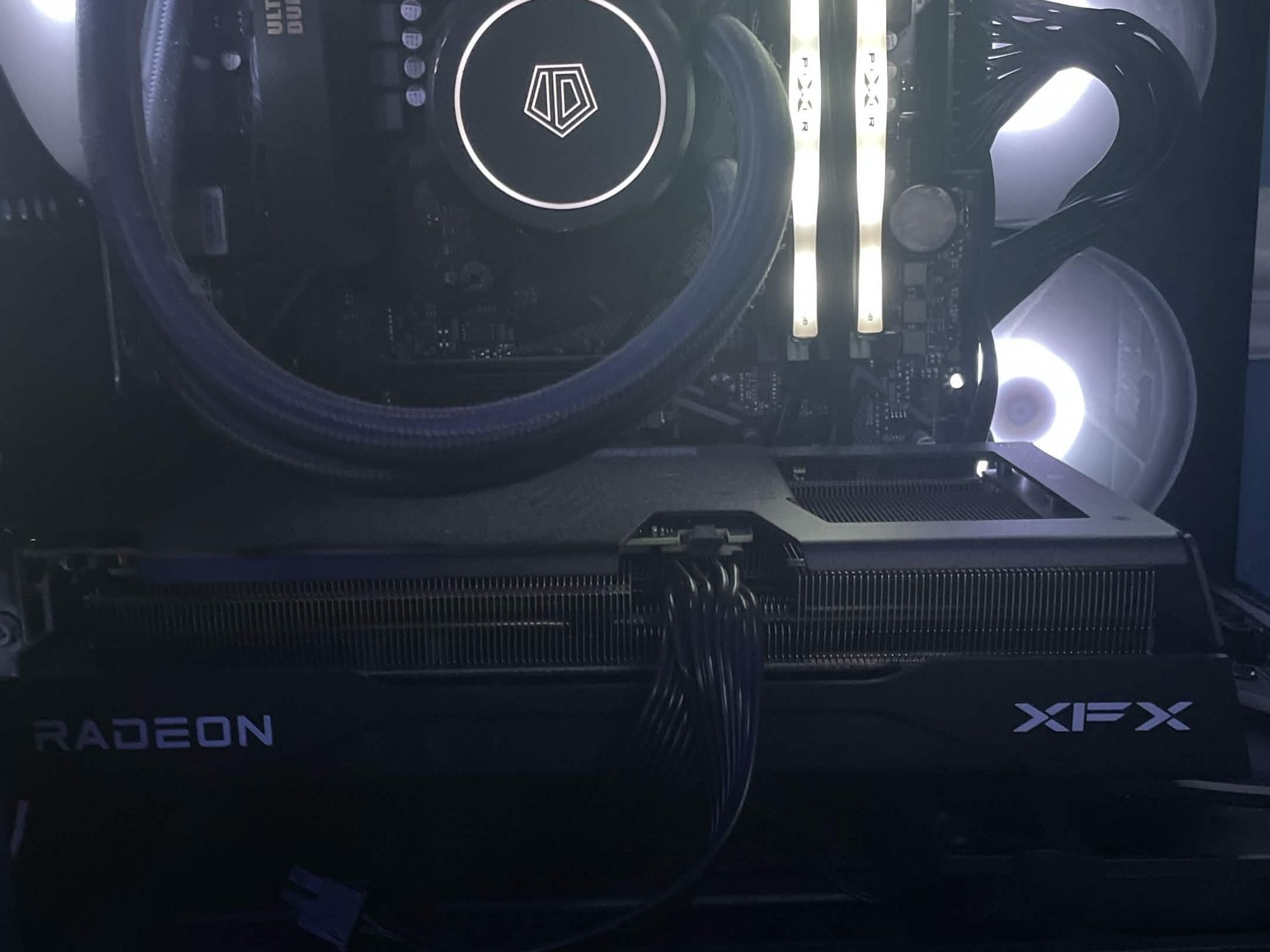 GREAT Midrange Gaming PC! Ryzen 7 5700X3D RADEON RX 9060 XT 8GB