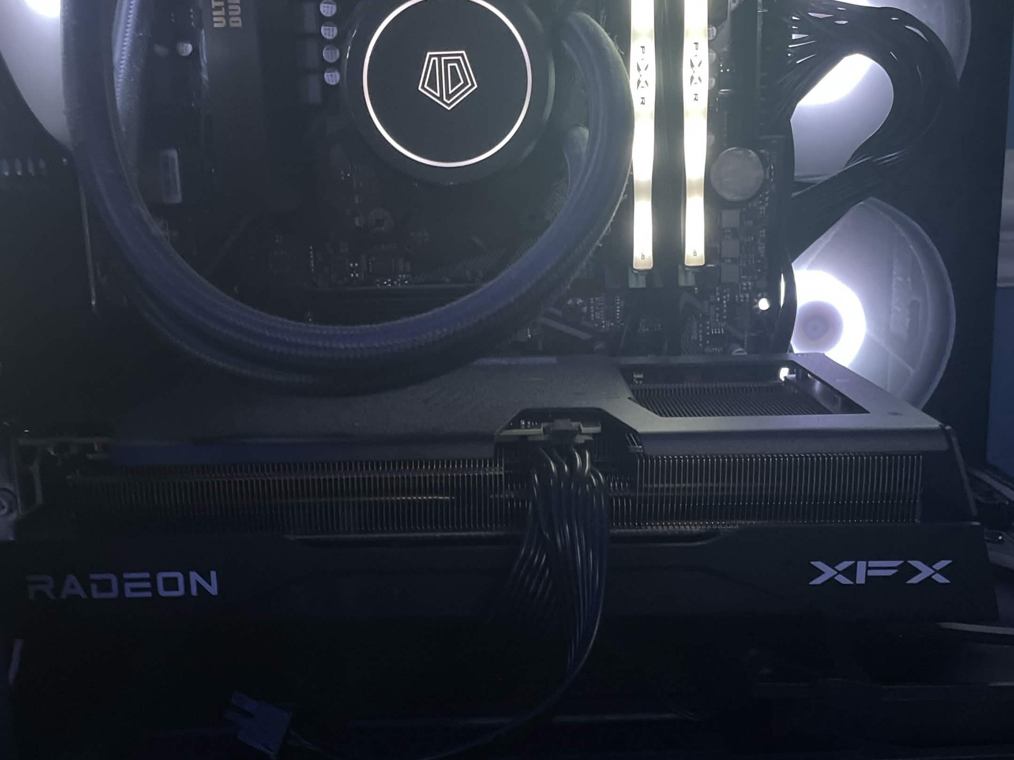 GREAT Midrange Gaming PC! Ryzen 7 5700X3D RADEON RX 9060 XT 8GB