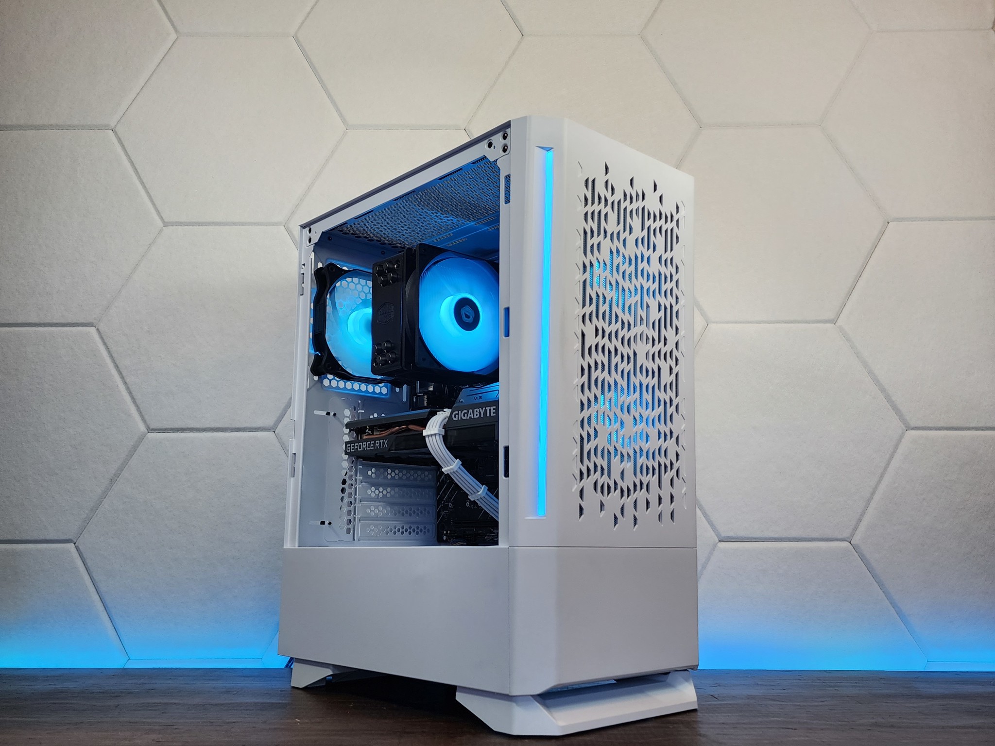 💙🤍RTX 3060 | Core i3 12100F | 16GB 3200MHz | 1TB SSD