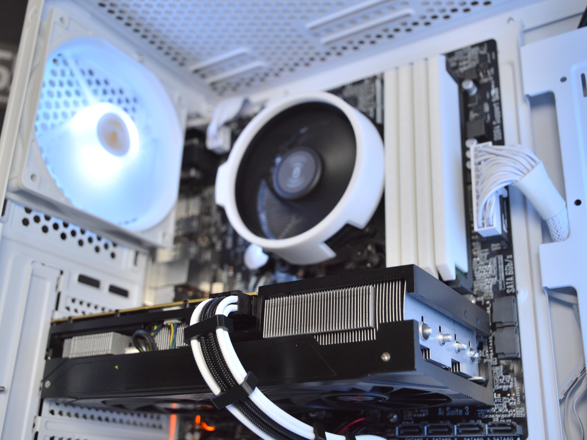 🌨️⬜| RTX 3060 Ti 8GB | AMD RYZEN 5 3600 | 16GB DDR4 RAM | 1TB NVME SSD | Snow Box |