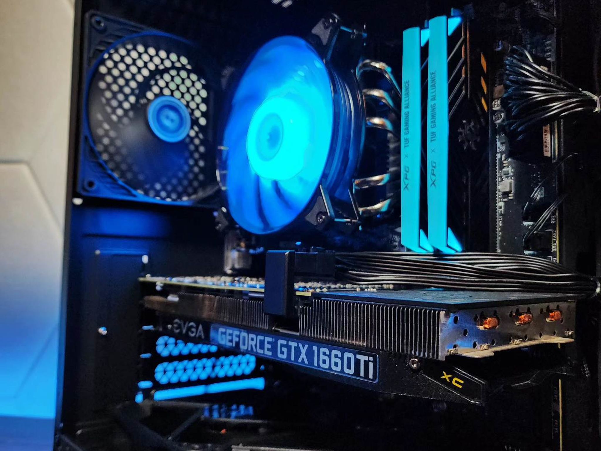 💙🖤💙 GTX 1660 Ti // Core i3 10100F // 16GB 3200MHz* // 1TB NVMe Gen 4