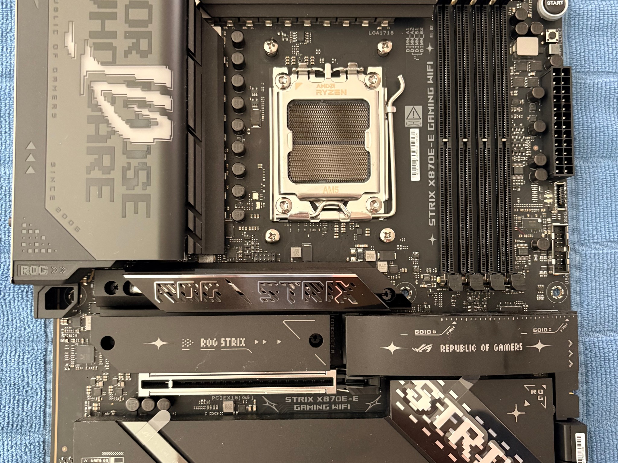 ASUS ROG Strix X870E-E Gaming WiFi in Black