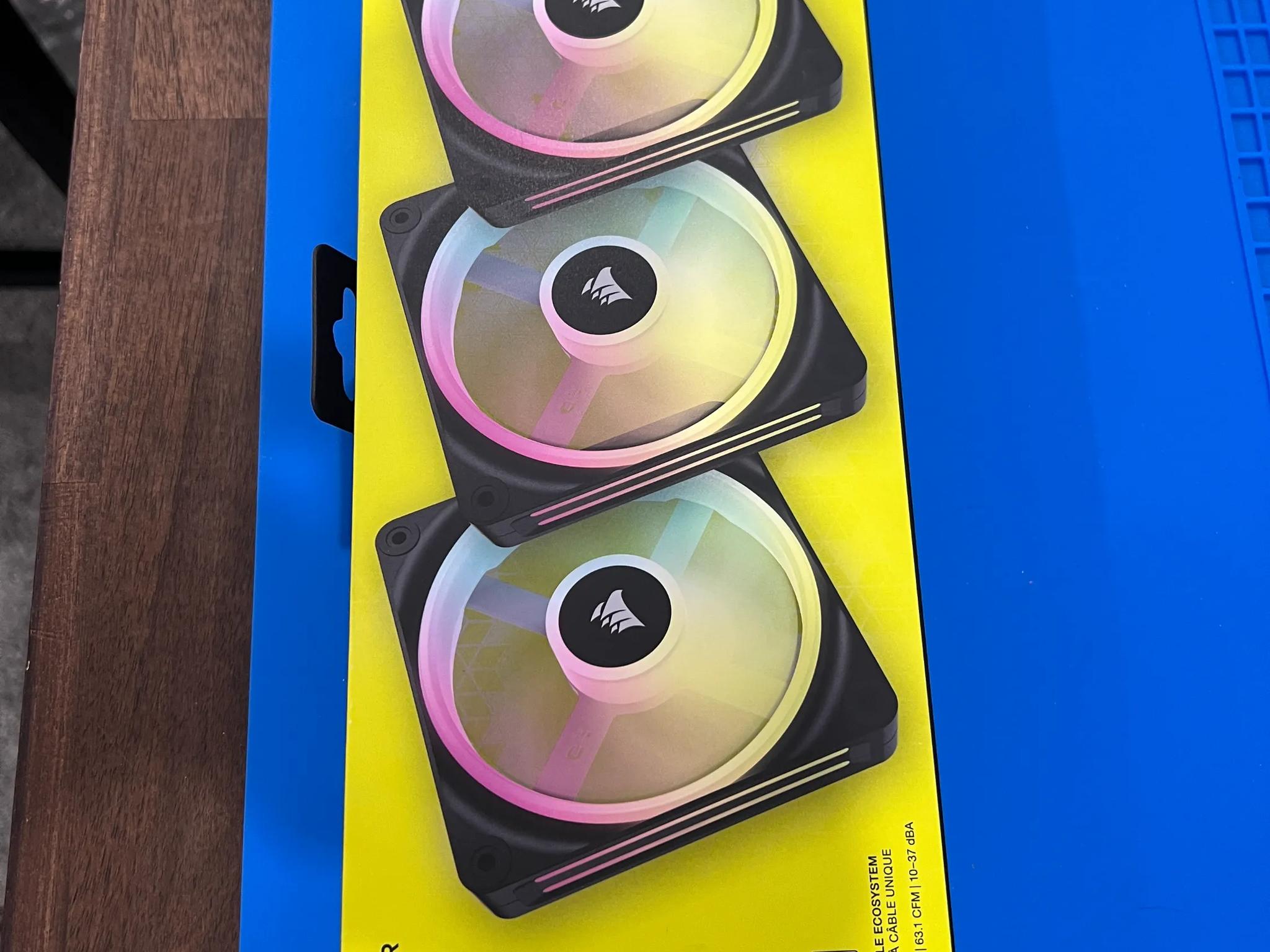 Corsair iCUE LINK QX120 RGB Starter Kit