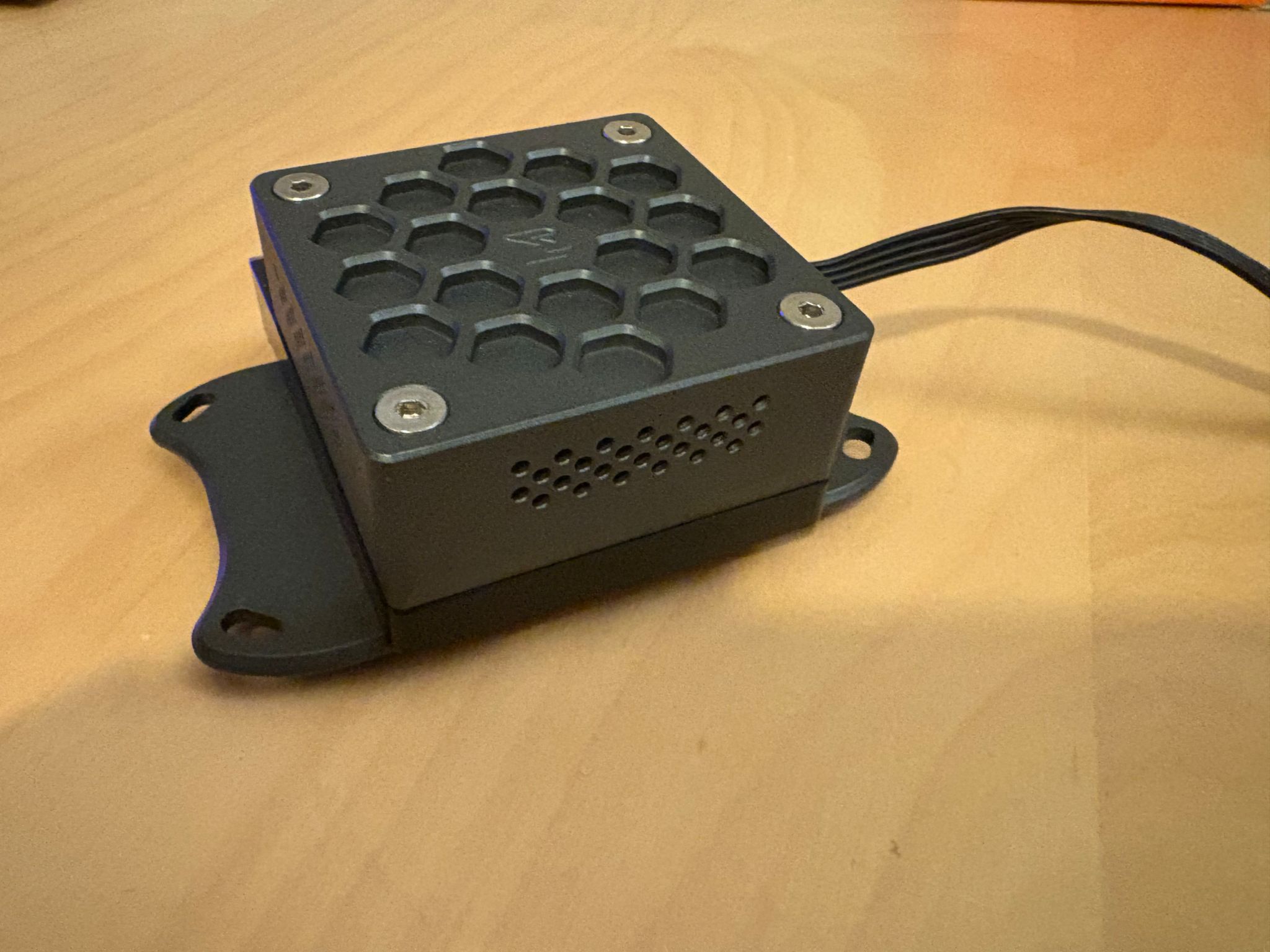 Modultra LOBO acetal pump block w/ emitter heatsink and EK DDC 4.1 for AM5