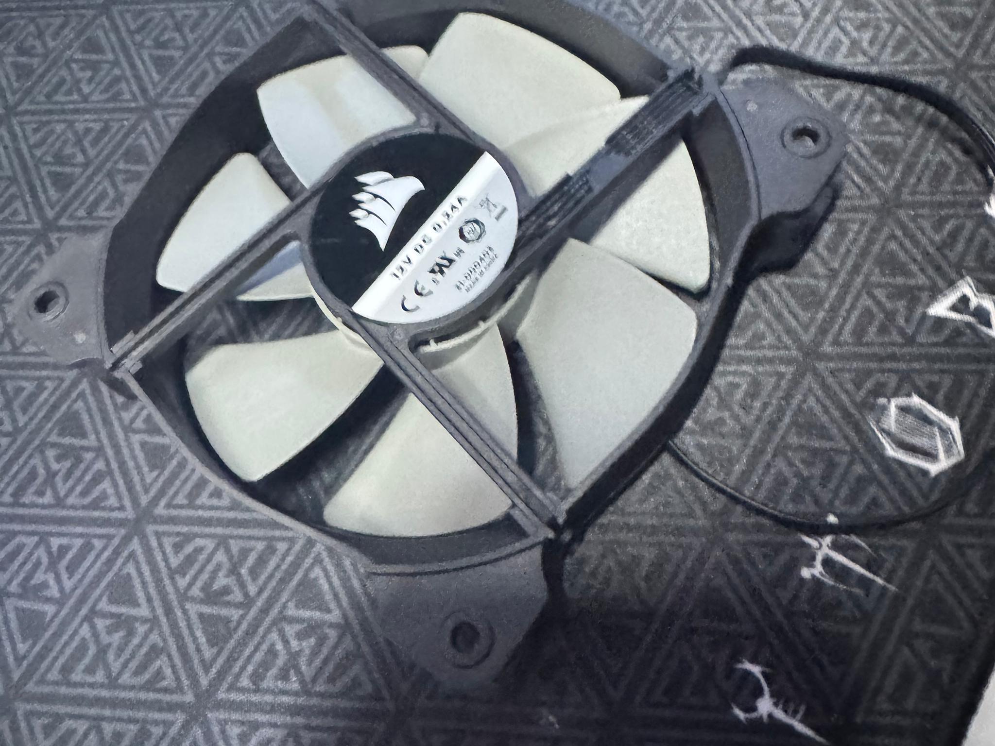 Corsair 120MM Fan