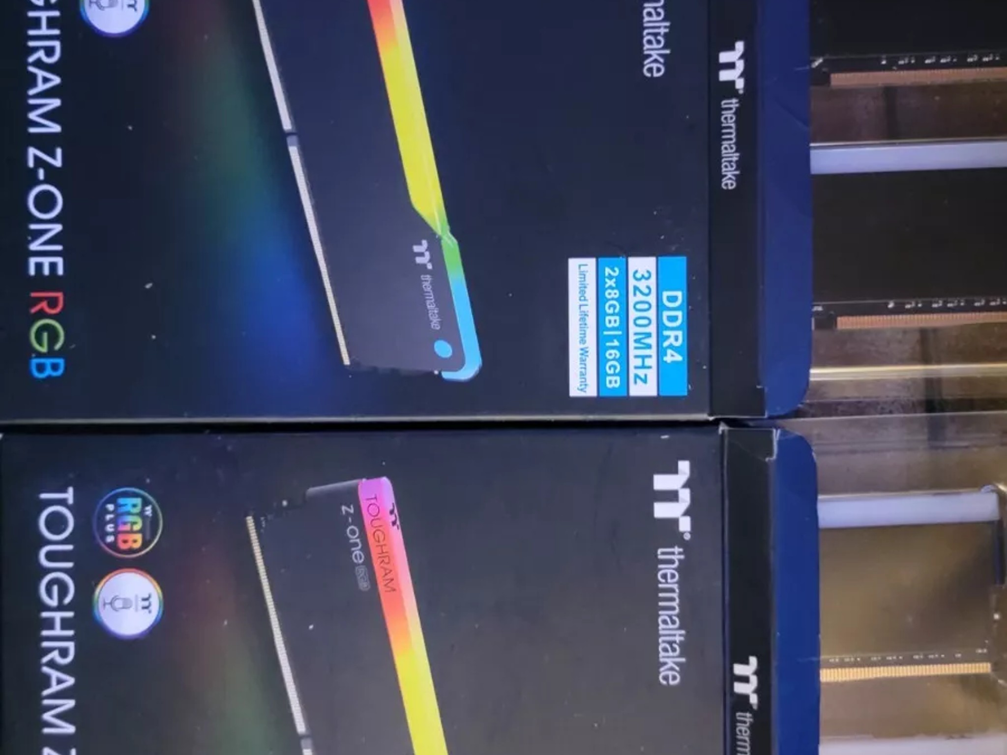 Thermaltake Tough ram Z-One RGB memory module 32 GB 4 x 8 GB DDR4 3200 MHz