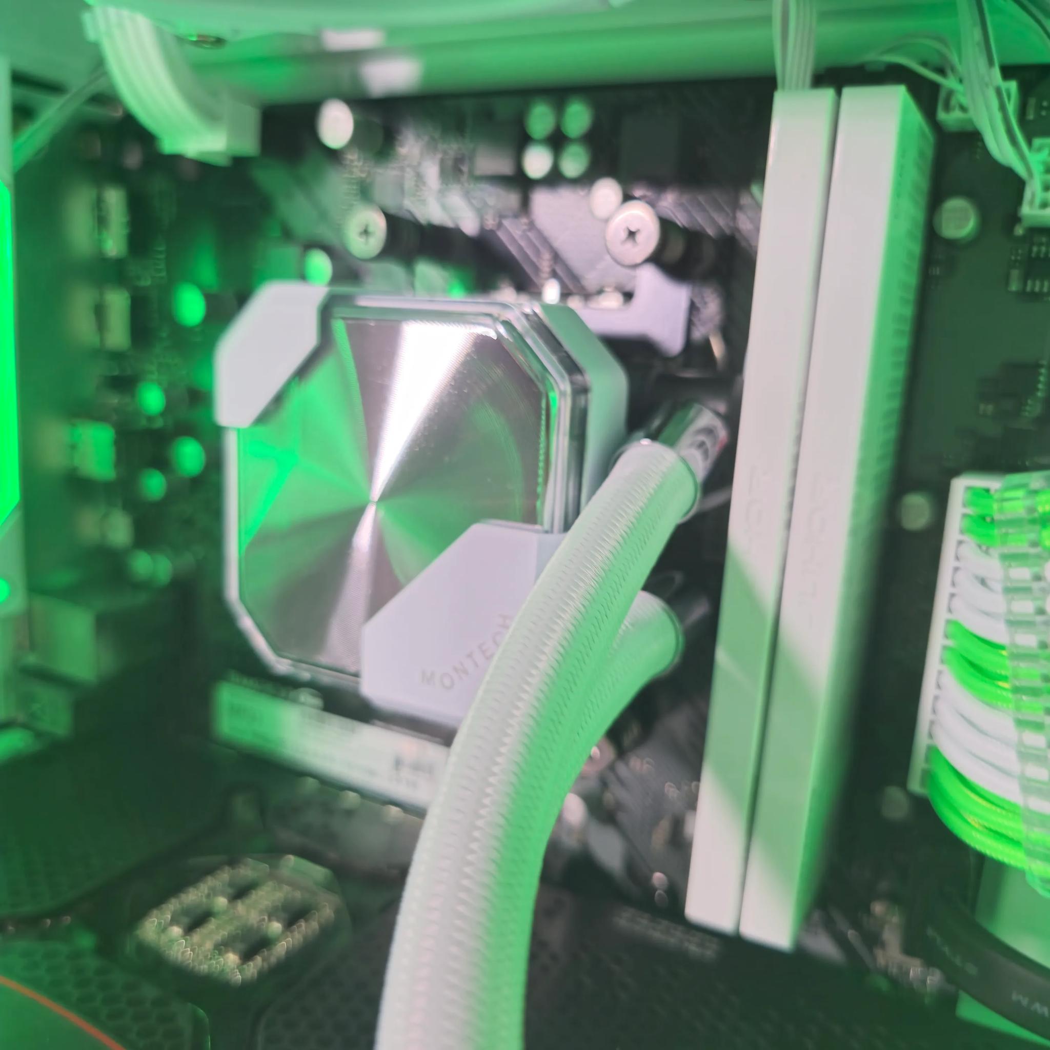 "Luminance" Ryzen 5 8400f | RTX 3090 Gaming Pc