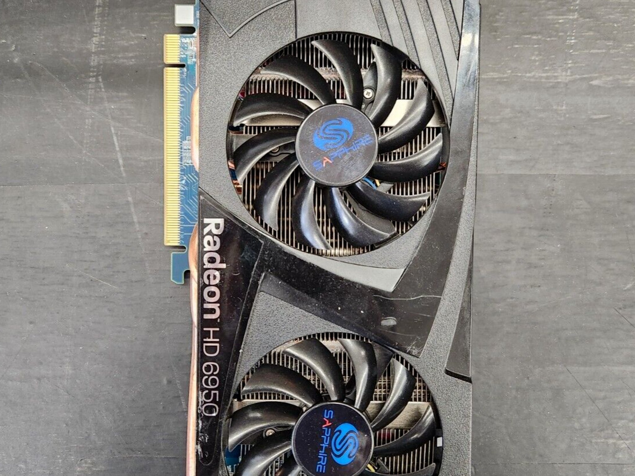 Sapphire Radeon HD 6950 1GB GDDR5 Graphics Card - DisplayPort, HDMI, DVI