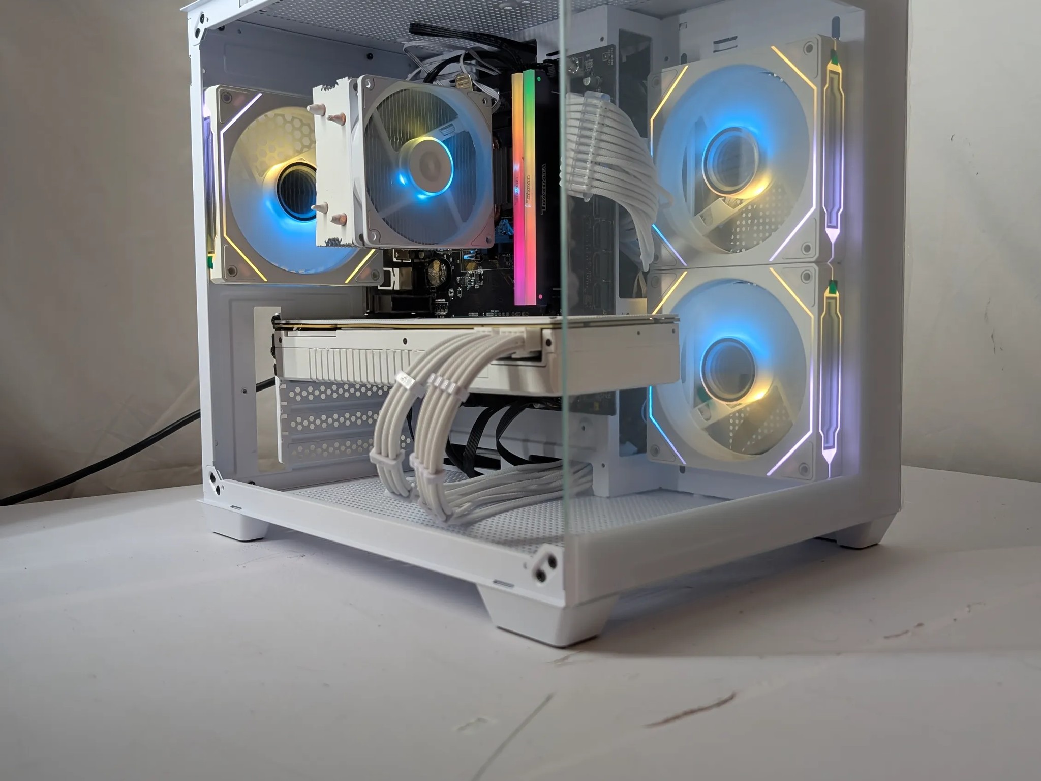 RTX 2080 SUPER | RYZEN 7 3700X | 16GB DDR4 | 500GB NVME