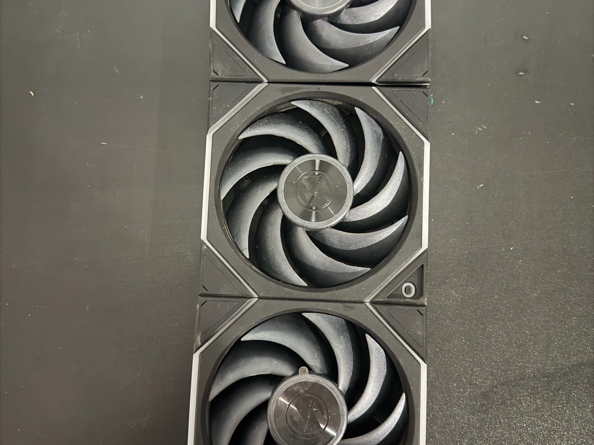 3x Lian Li UNI FAN TL Wireless Fans – Used
