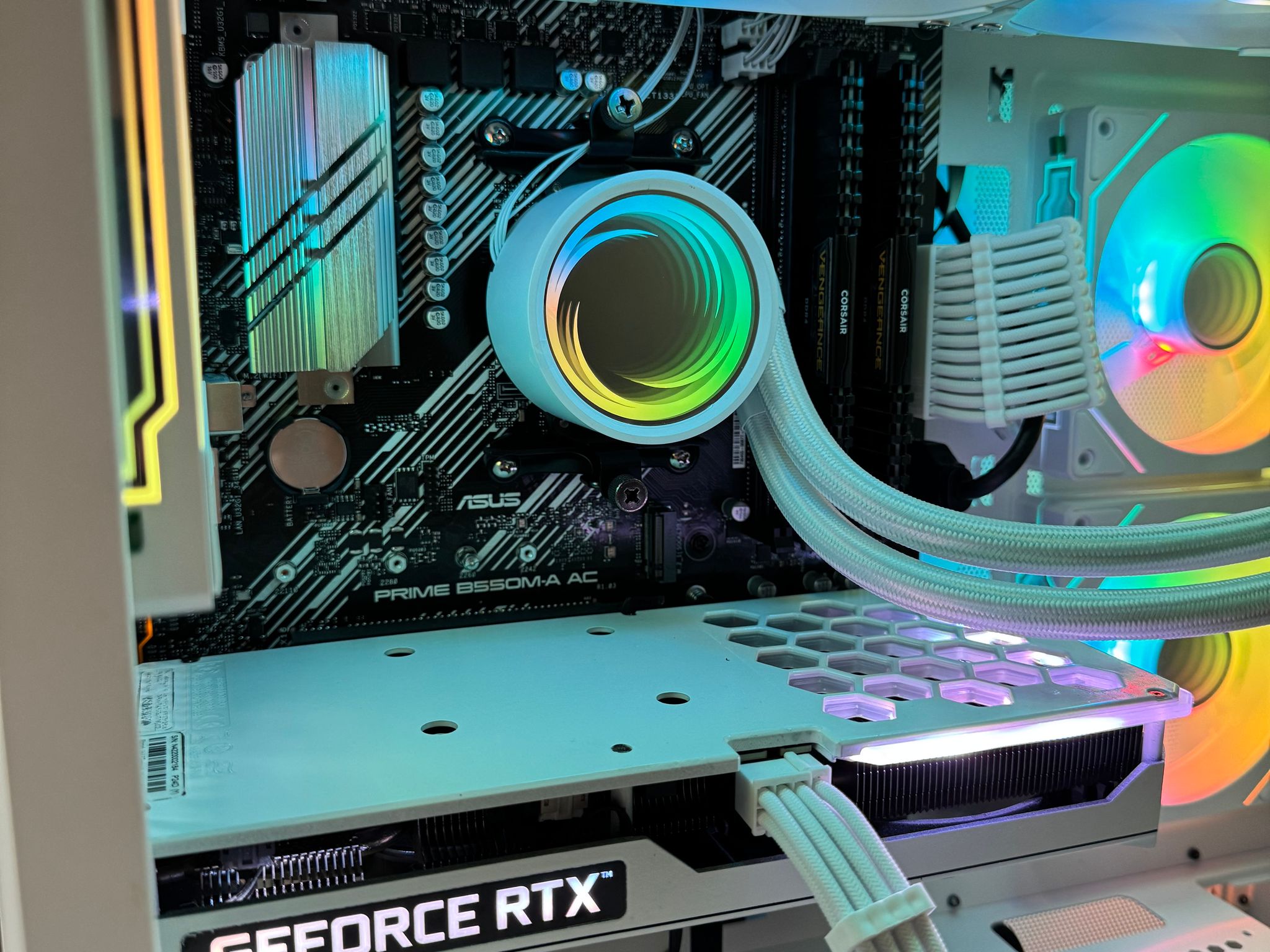 FrostByte | Custom Gaming PC | 3060 TI - R5 5500 - 16GB Ram - 1 TB SSD