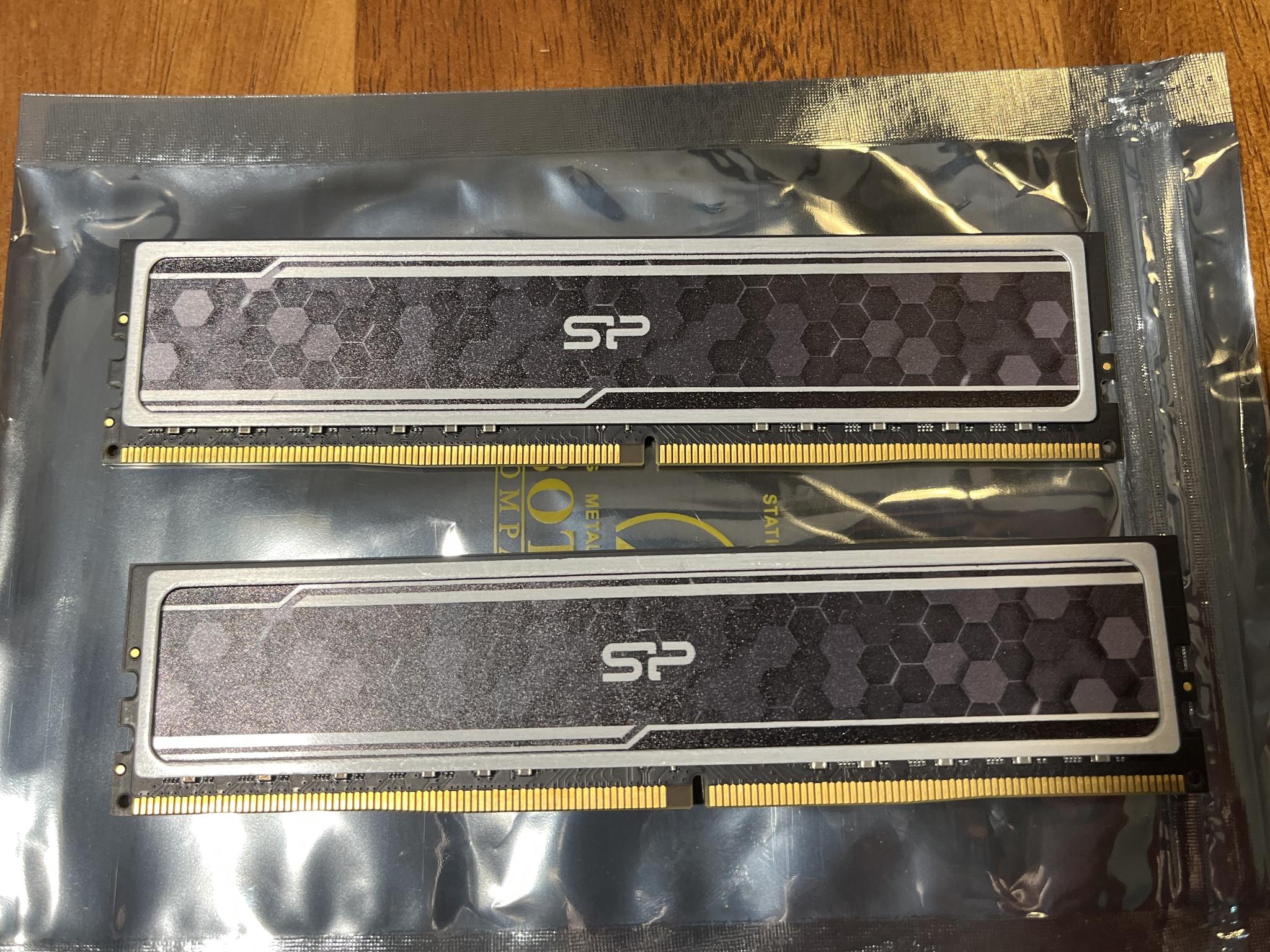 Silicon Power 32GB (2x16GB) DDR4 3200MHz CL16 Desktop RAM SP016GXLZU320BSAJ7