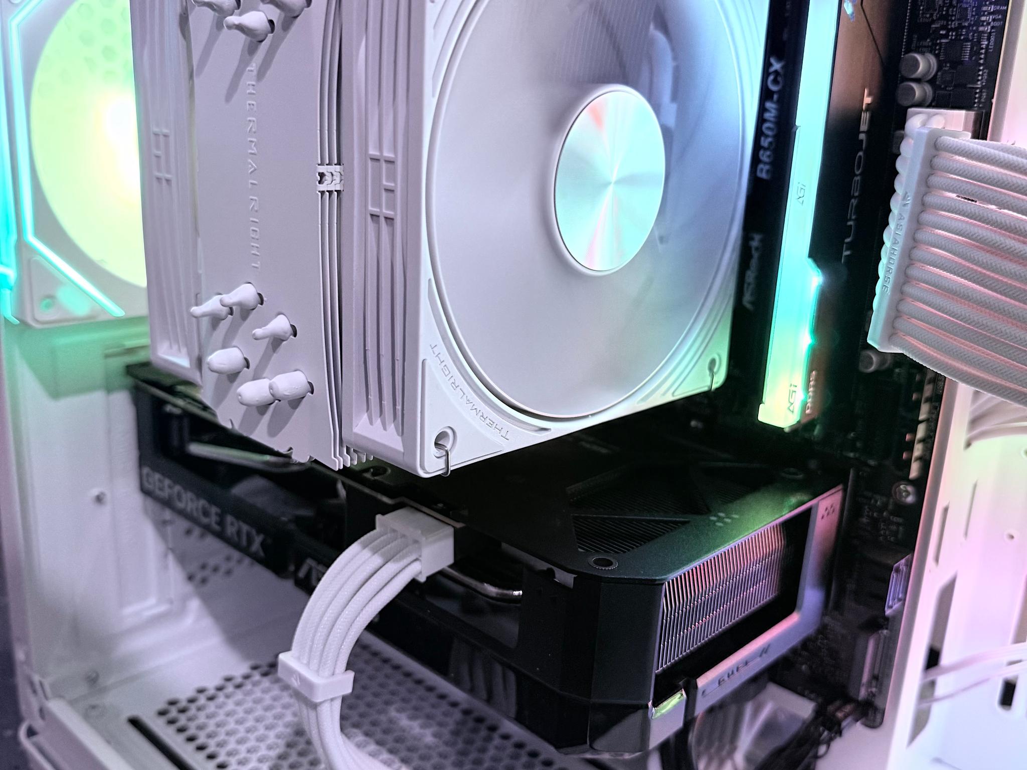 ⚪️"Polar Halo"🌈| 1440p Gaming | RTX 5060 | Ryzen 7 8700F | 16GB DDR5 | 1TB SSD | Free Shipping