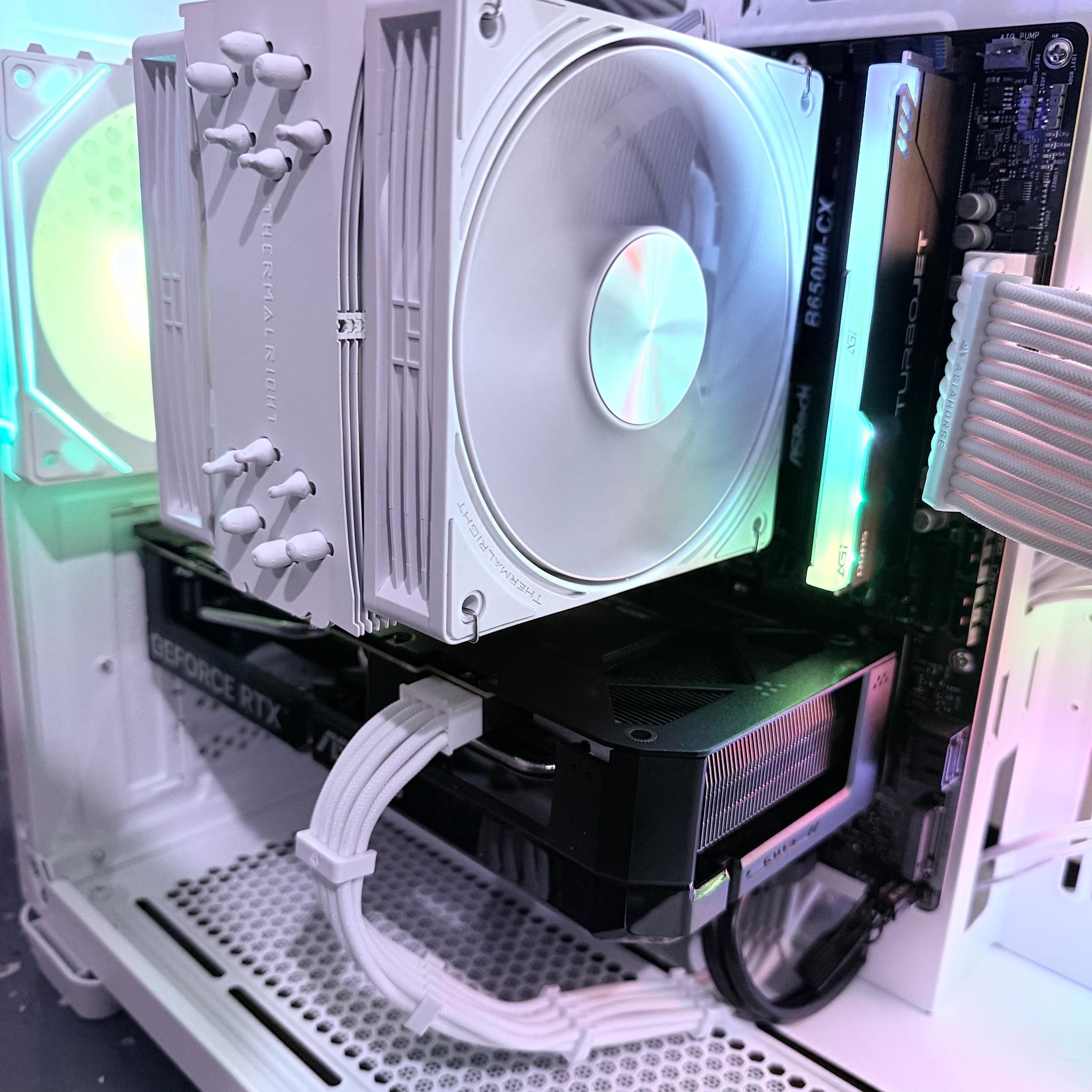 ⚪️"Polar Halo"🌈| 1440p Gaming | RTX 5060 | Ryzen 7 8700F | 16GB DDR5 | 1TB SSD | Free Shipping