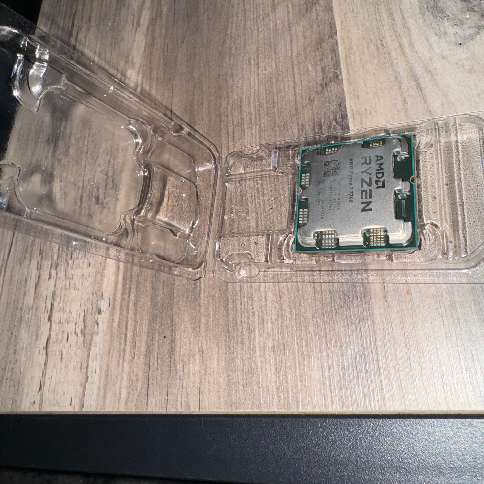 AMD Ryzen 7 7700