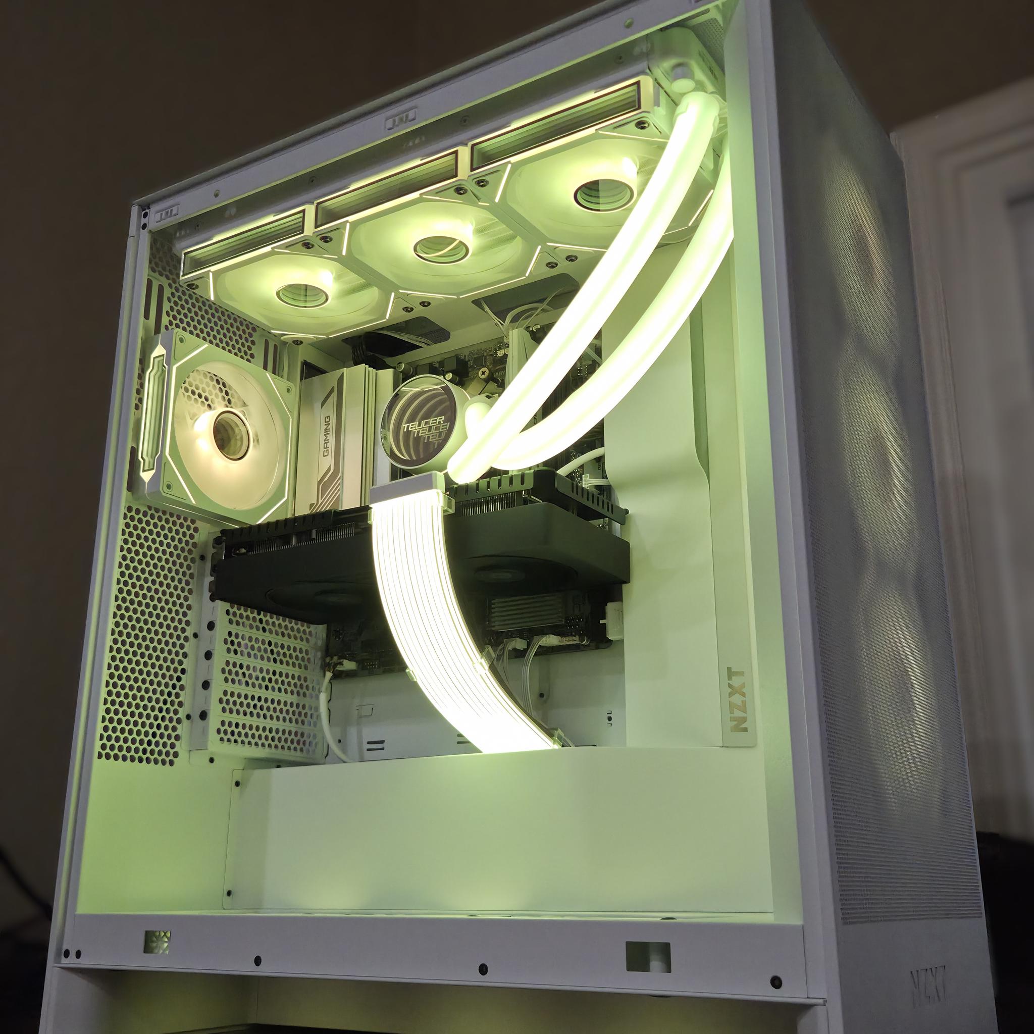 Glacier! 🧊|RTX 3070|Ryzen 7 8700F|DDR5|1TB Gen4 NVMe