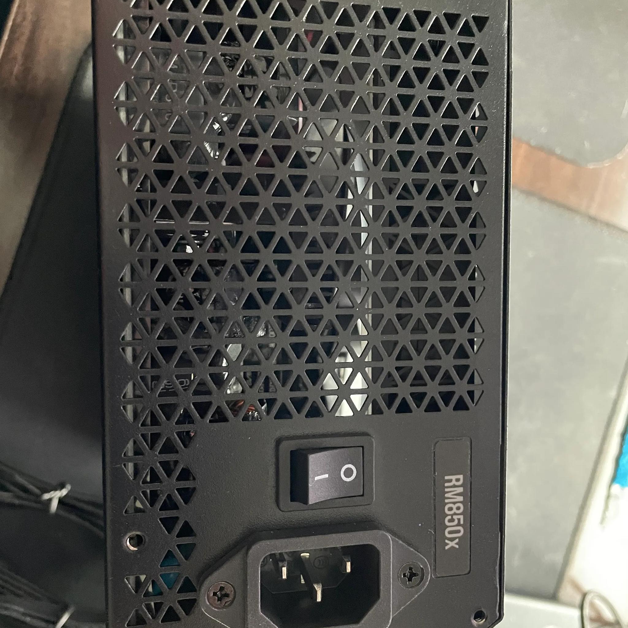 Corsair RMx (2021) 850 W 80 + Gold Certified Fully Modular Power Supply - Great condition