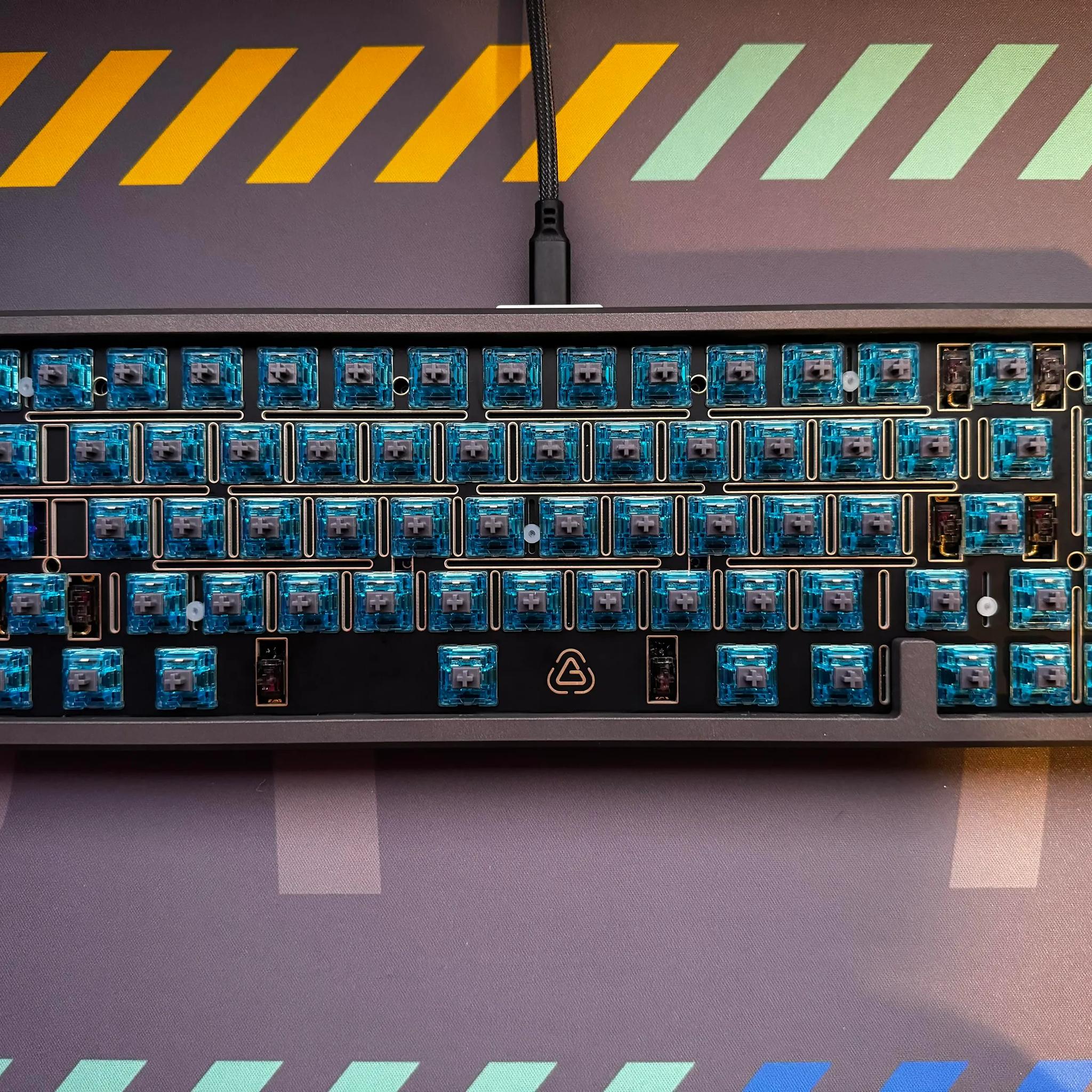 Cerakoted Gunmetal Graystudio Space65 R3 Custom Hotswappable Keyboard w/ Badseed Tactile R1 Switches