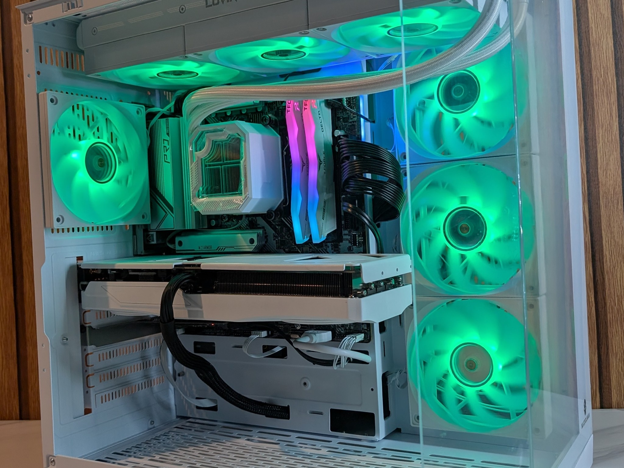 RTX 5070 | RYZEN 5 7600X | 1TB SSD | 16GB DDR5 | 750W | 360MM AIO