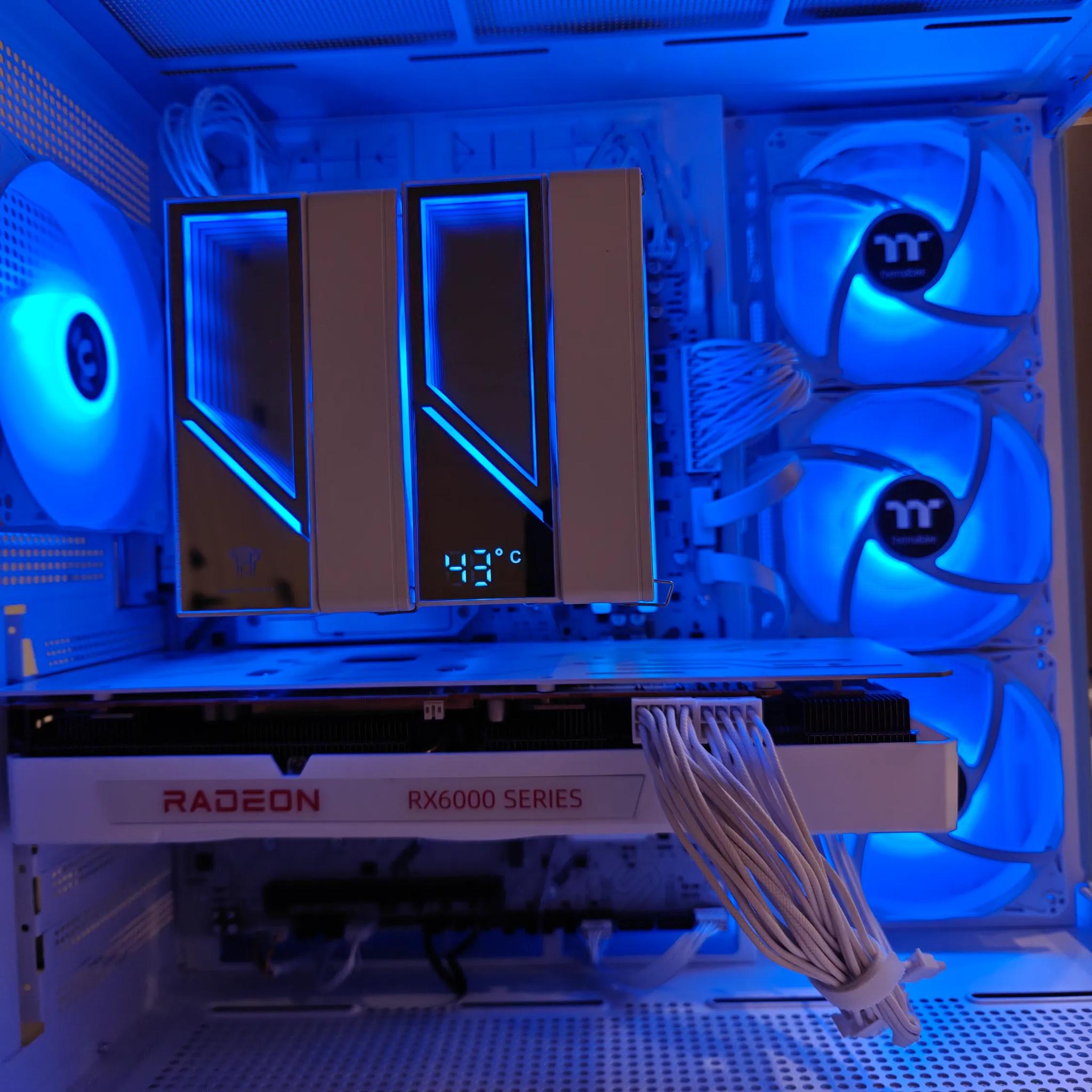 1440P - AMD Radeon RX 6800 XT - AMD Ryzen 5 9600X - 32GB DDR5 6400 - 1TB SSD - Blue and White PC