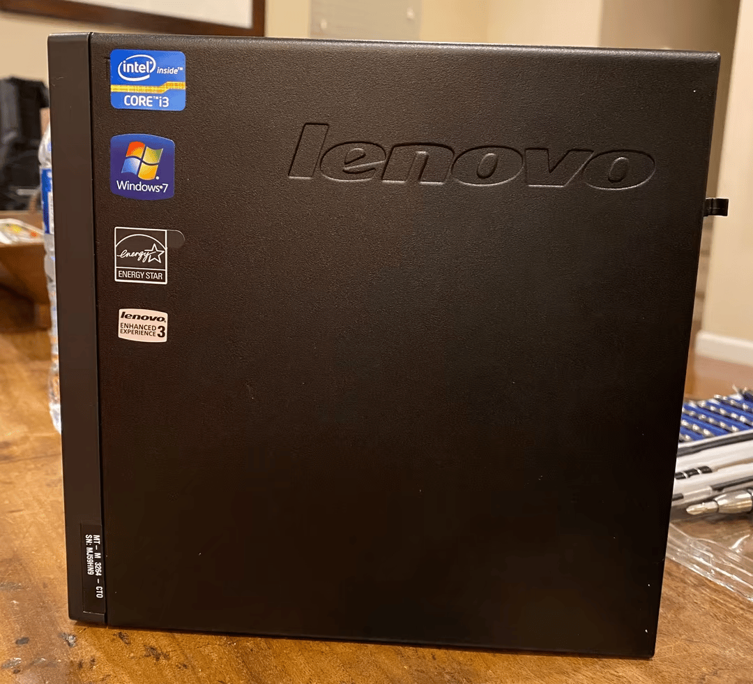Lenovo ThinkCentre M72e - MFF - Intel i3-3220T - Windows 10 Pro - 128GB SSD - 8GB RAM - Disc Drive
