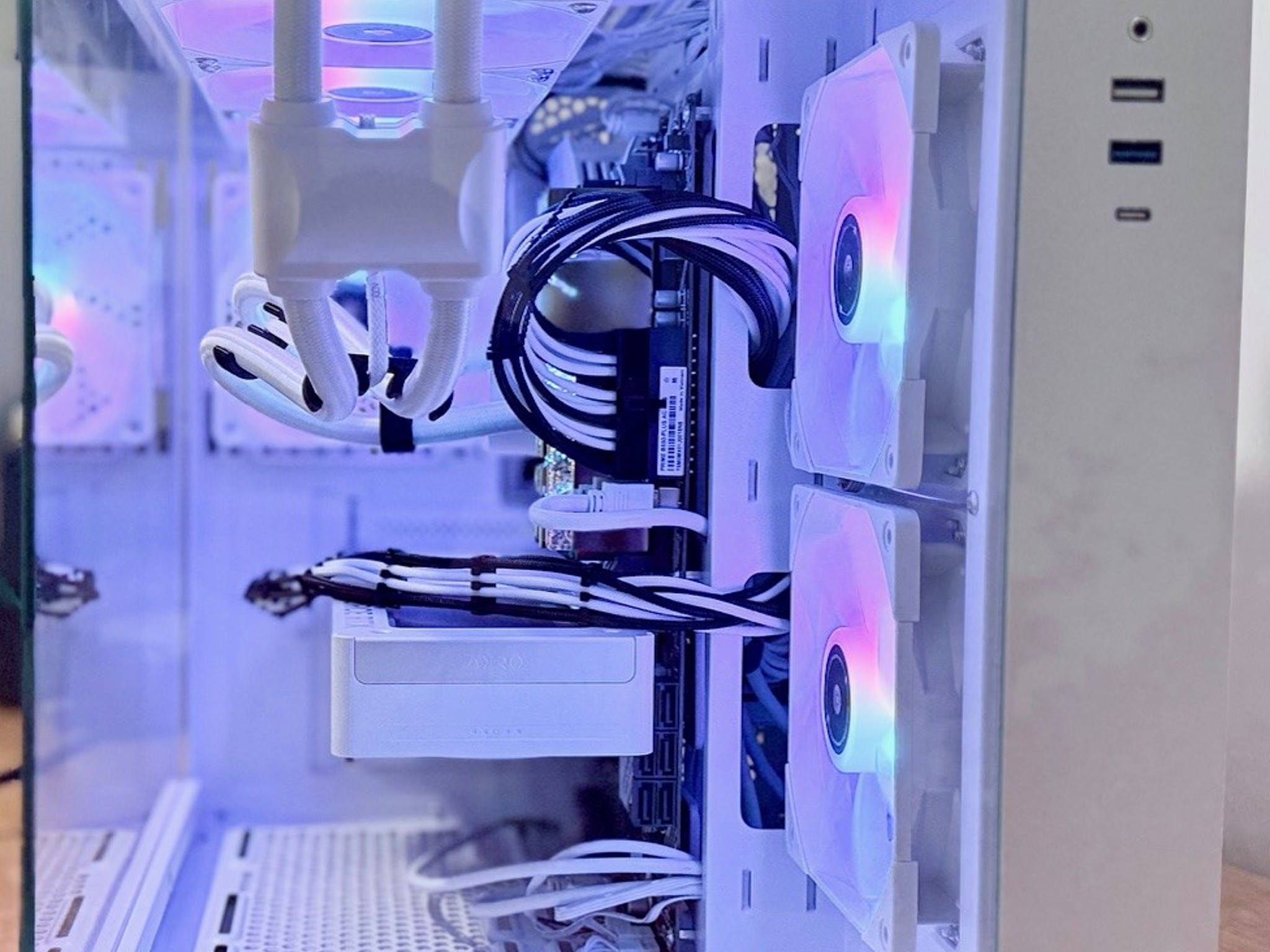 Achromatic Gaming PC RTX 5060 OC Edition