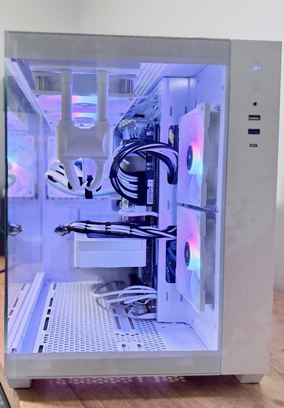 Achromatic Gaming PC RTX 5060 OC Edition