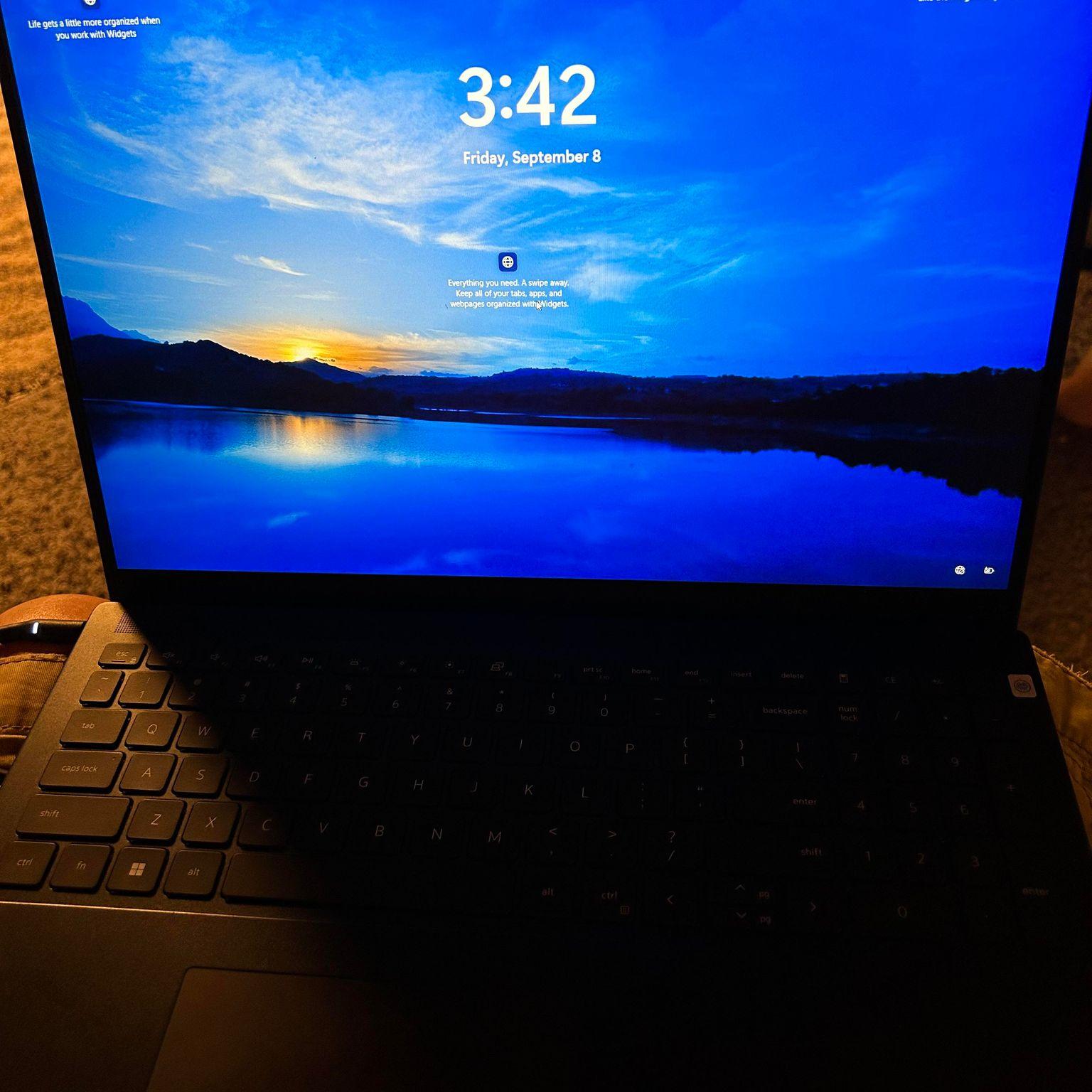 Like new UPGRADED Dell Vostro 7620