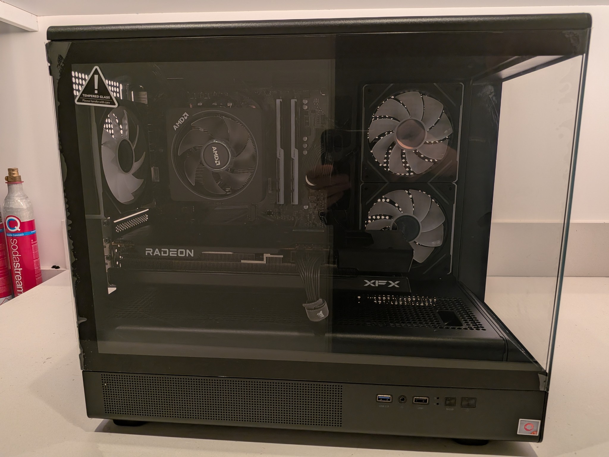 1440p Slayer - RX 7700 XT, Ryzen 5 5700, 32 GB DDR4, 1 TB Gen 4 NVME, RGB