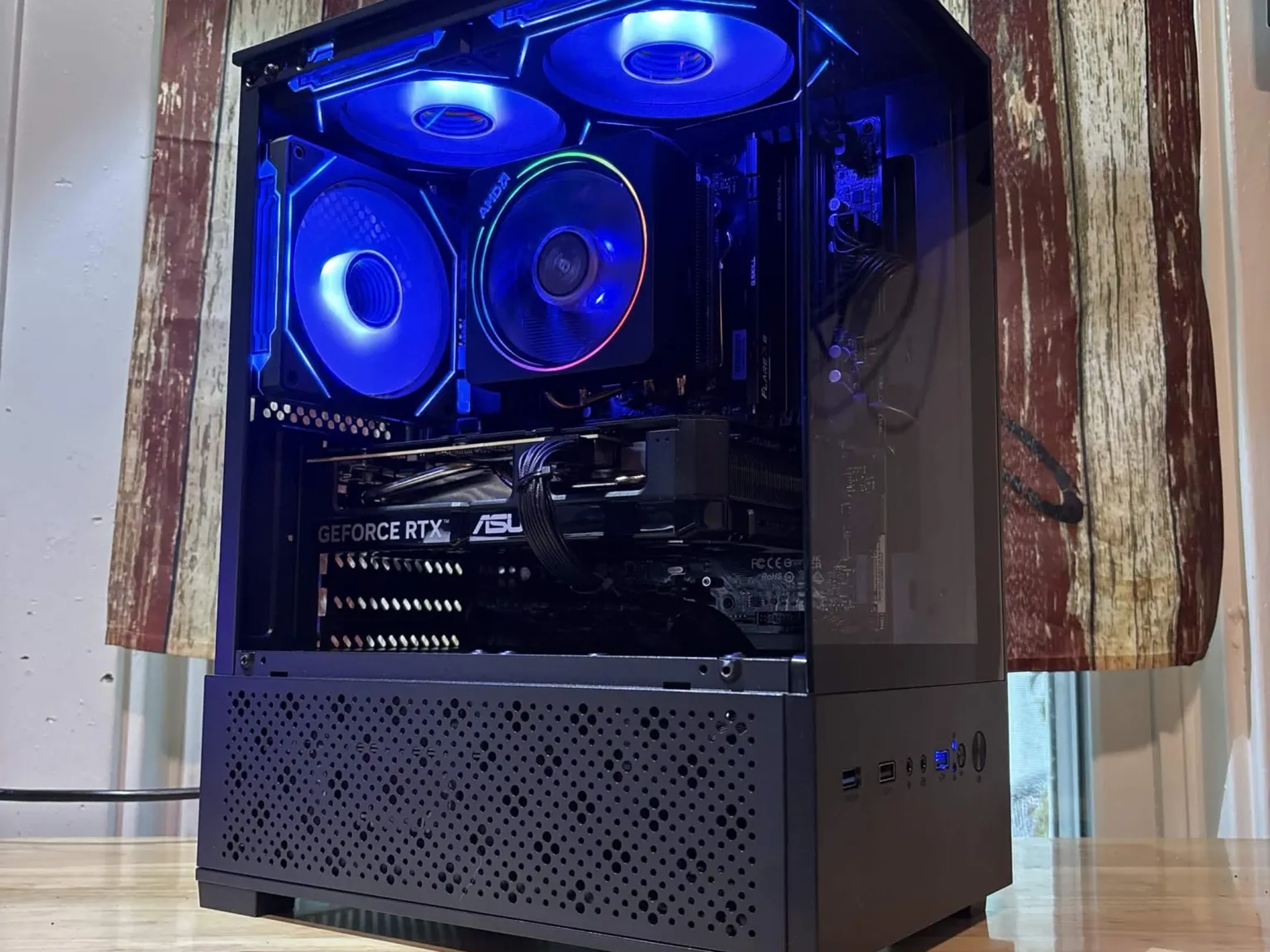 BLACK CAT SHADOWCLAW MINI GAMING PC Ryzen 5 7500X3D • RTX 5060 • 16GB DDR5 • 1TB NVMe