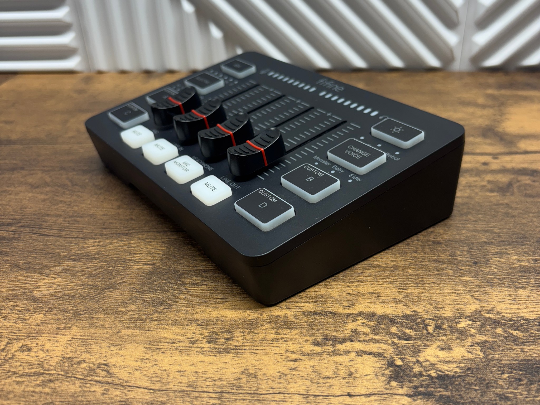 FIFINE SC3 Gaming Audio Mixer / Streaming Interface