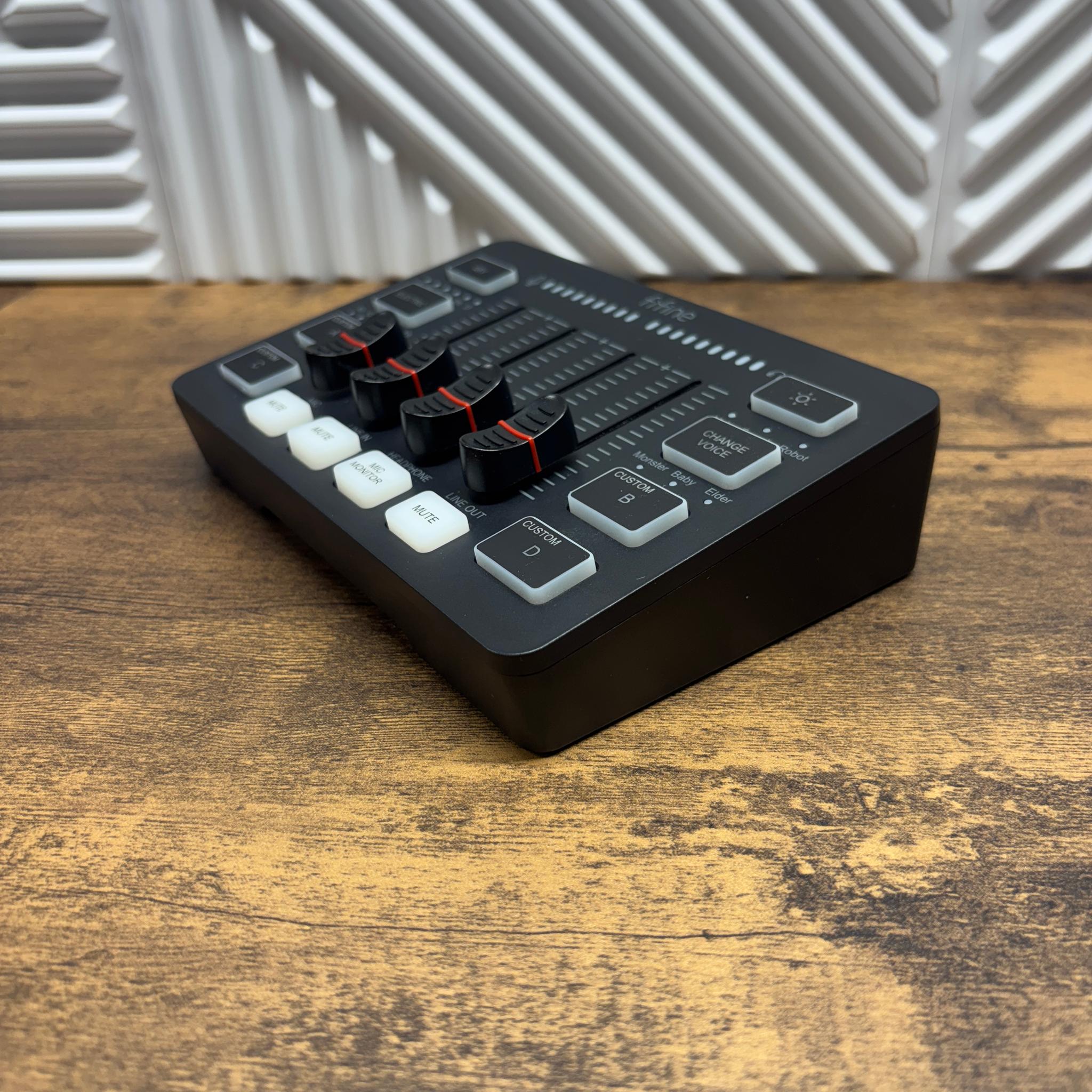 FIFINE SC3 Gaming Audio Mixer / Streaming Interface